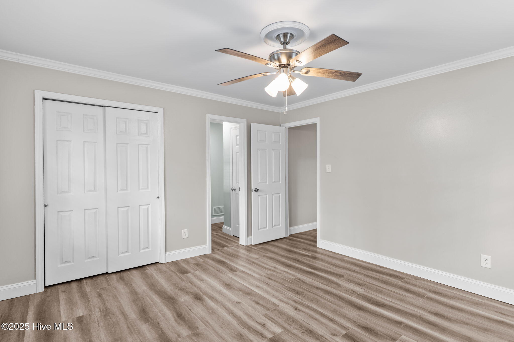 100529957 | Photo 38