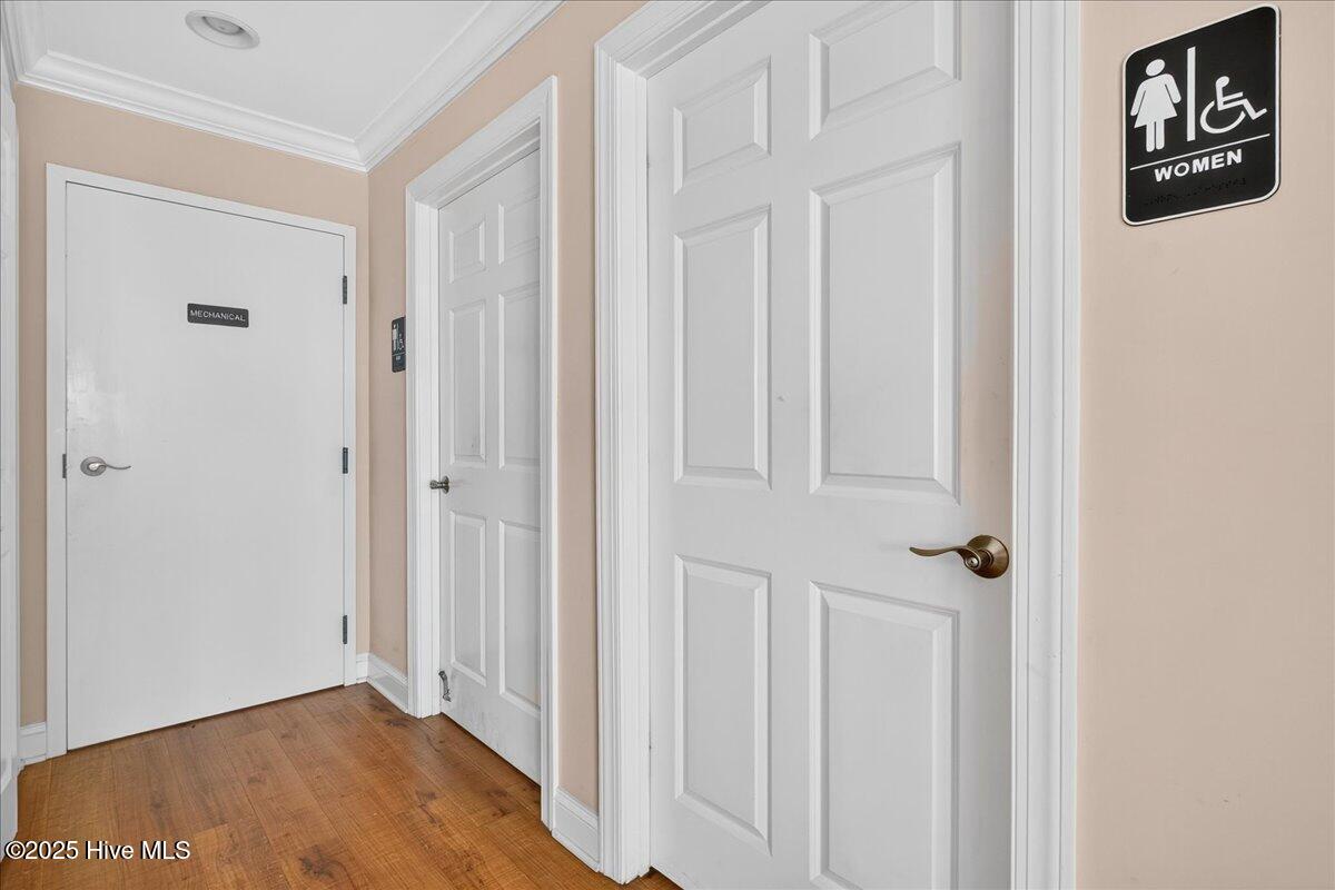 100534230 | Photo 79