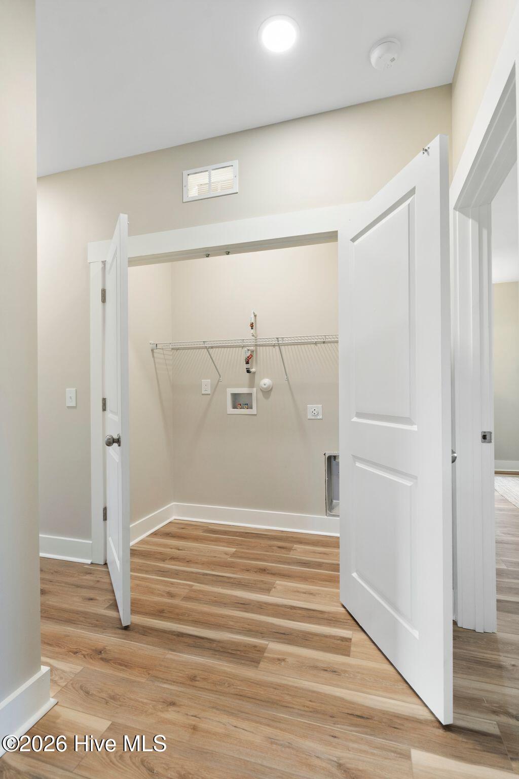 100558463 | Photo 32