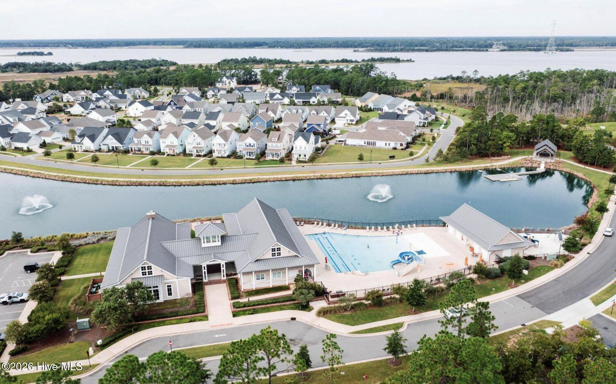 100551169 | Photo 36