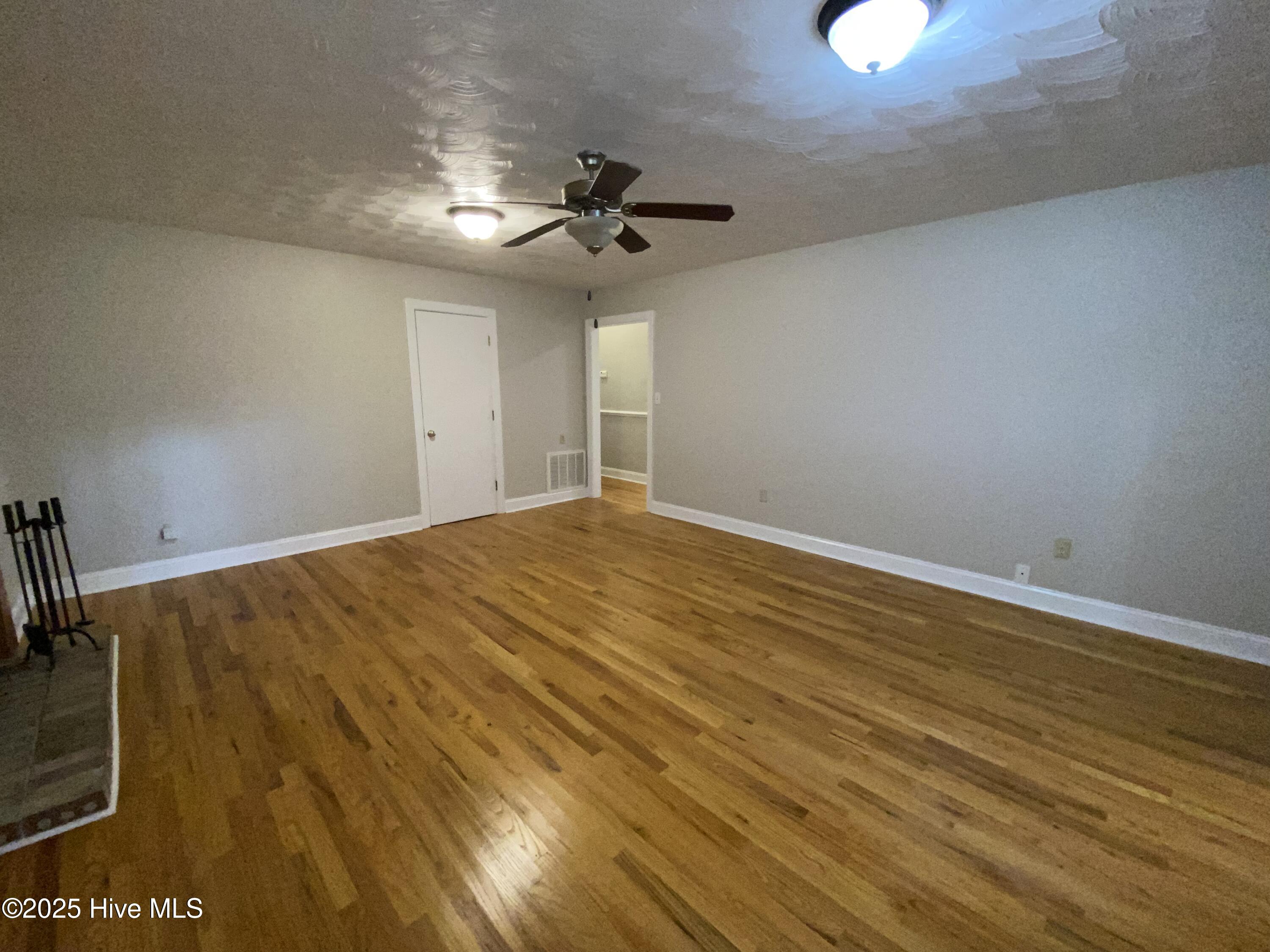 100532699 | Photo 18