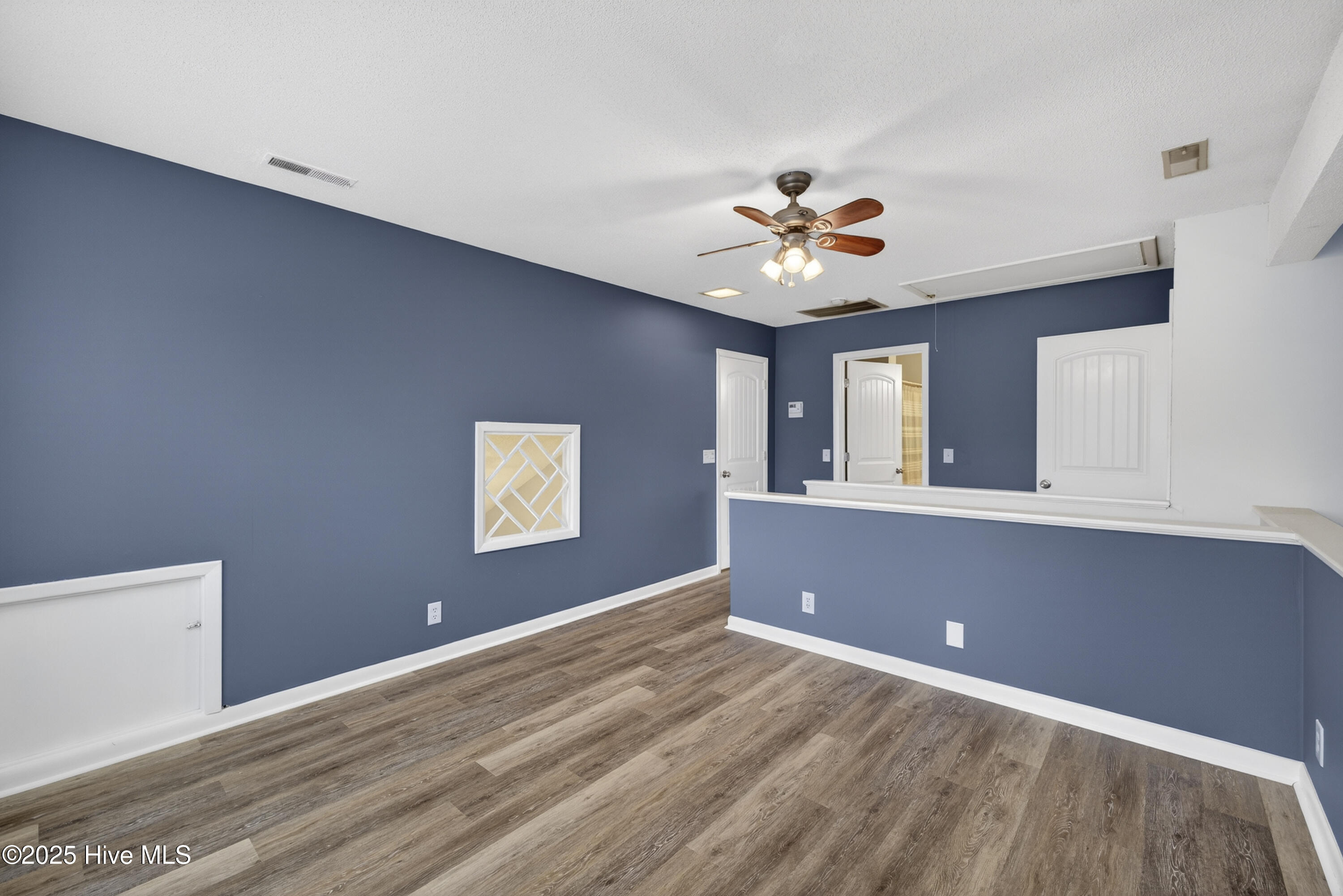 100543749 | Photo 22