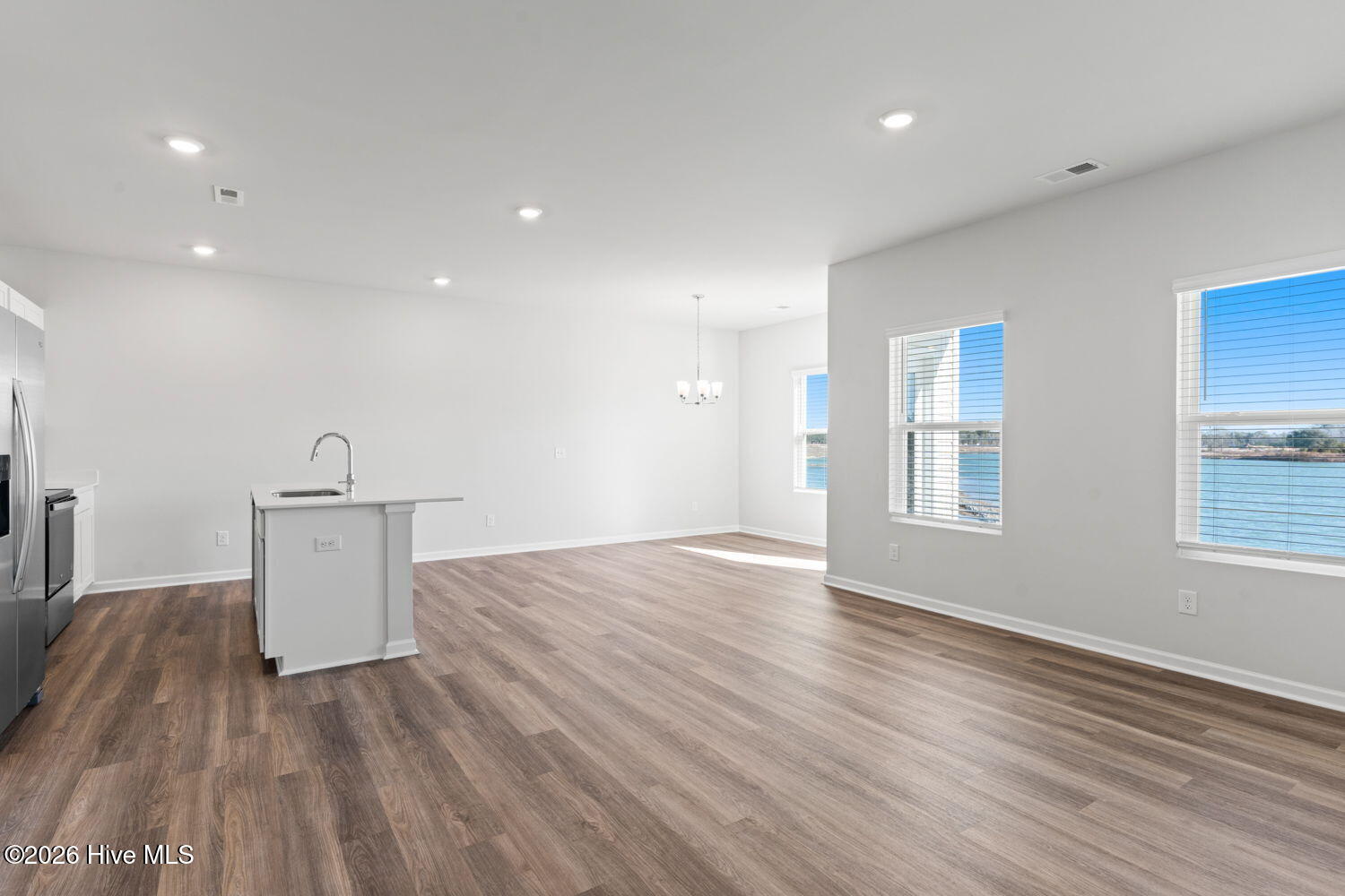 100535039 | Photo 19