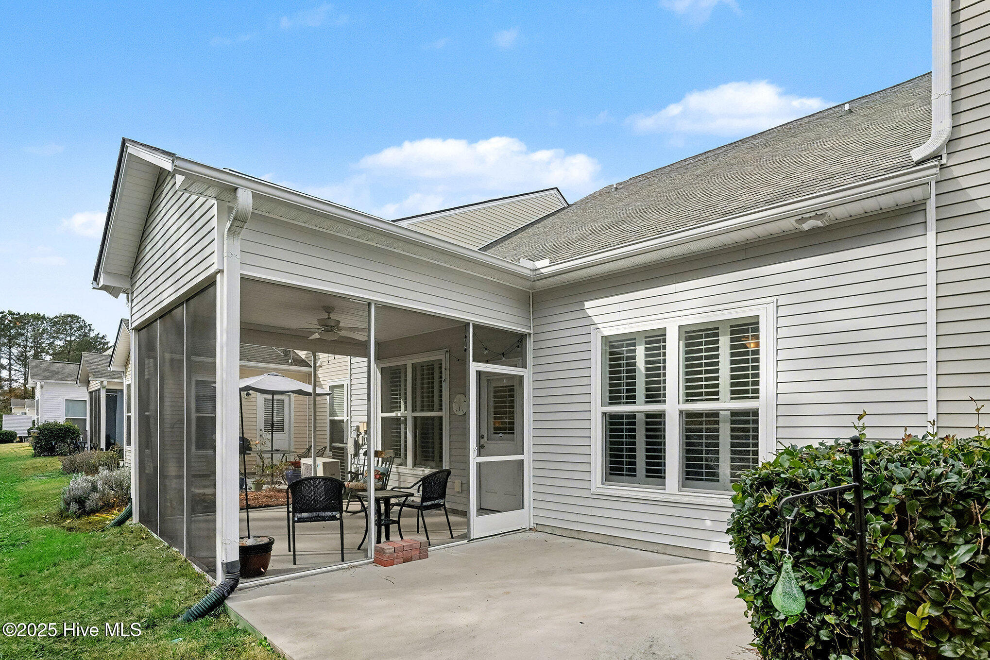 100545929 | Photo 38