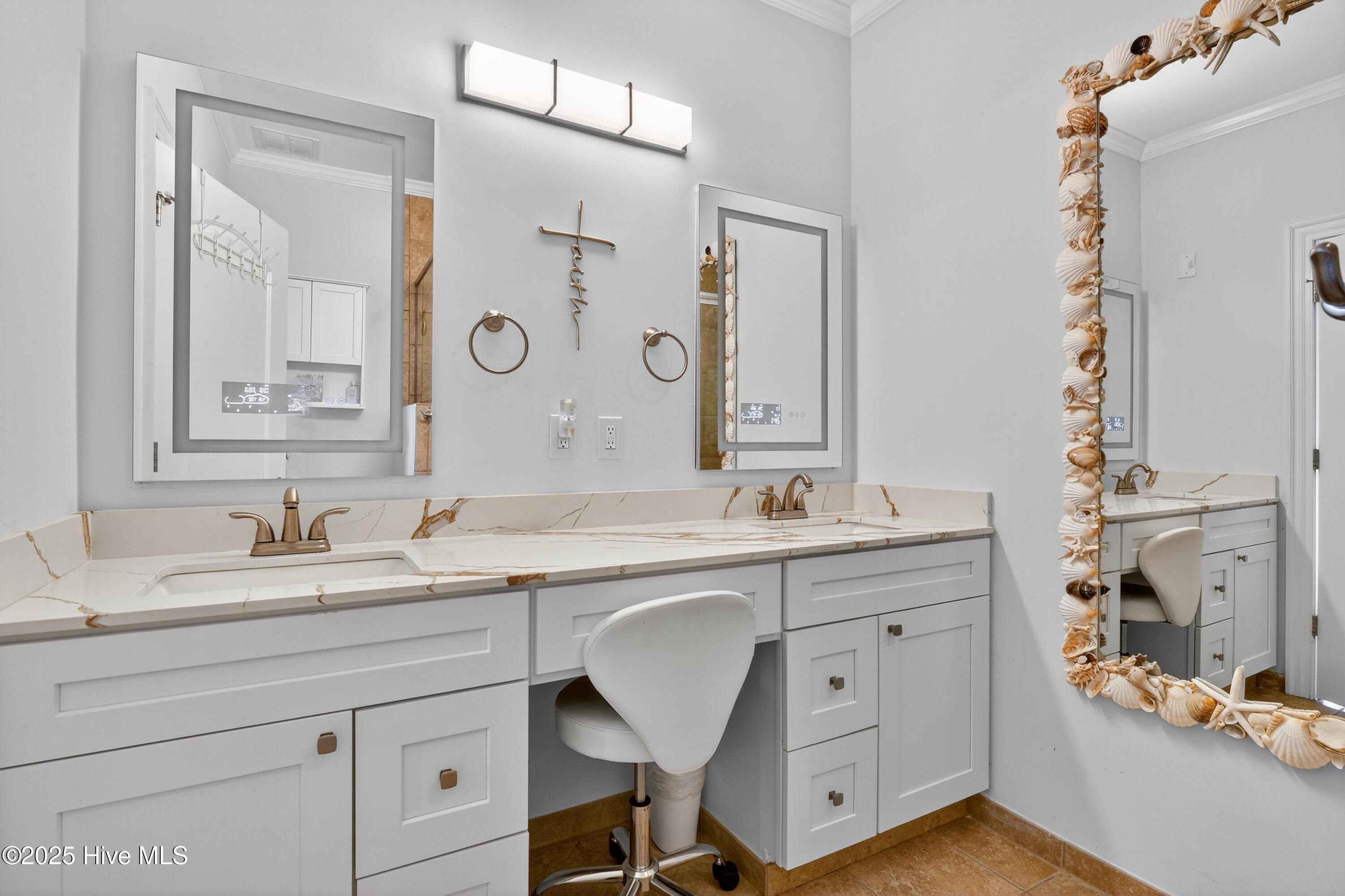 100524074 | Photo 33