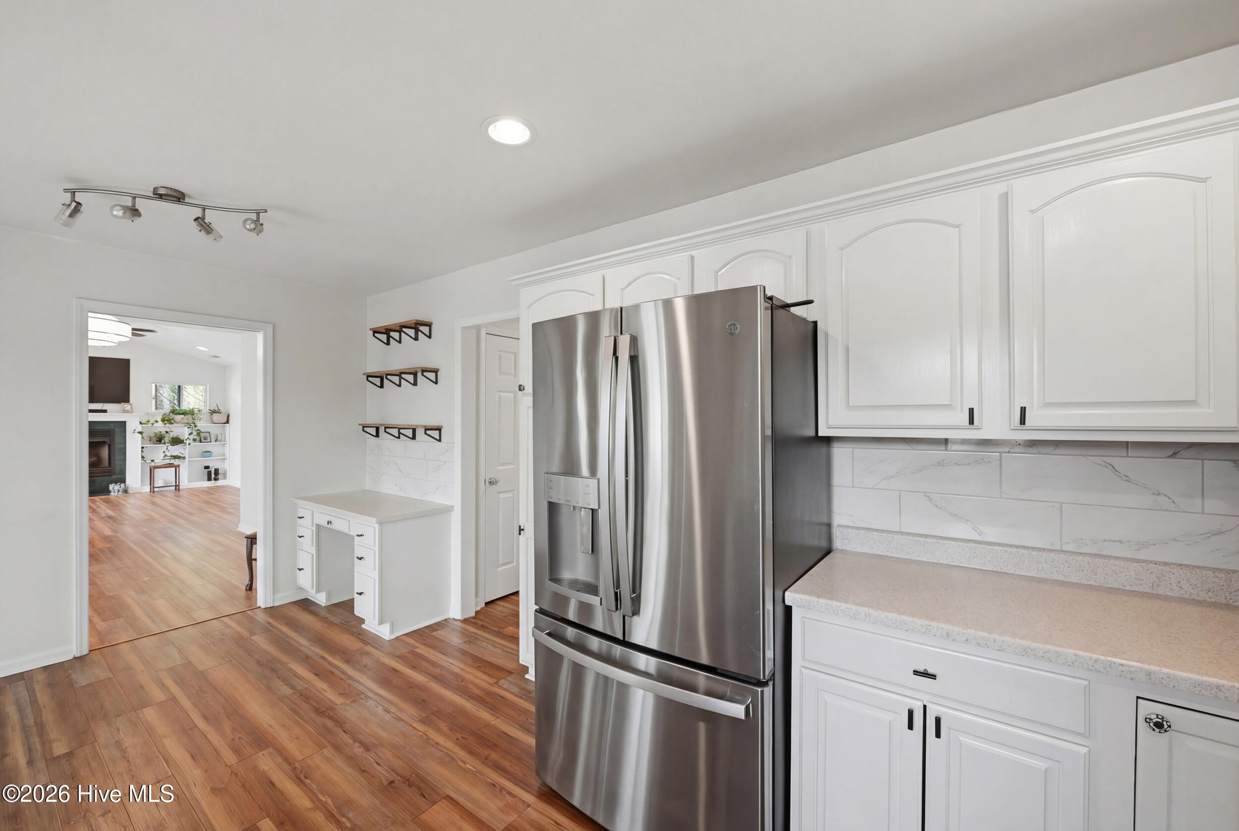 100565699 | Photo 12