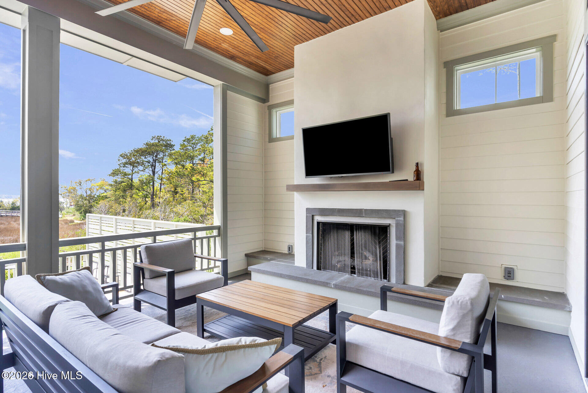 100553549 | Photo 55