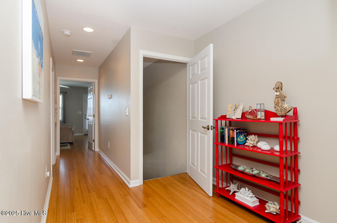 100534014 | Photo 30