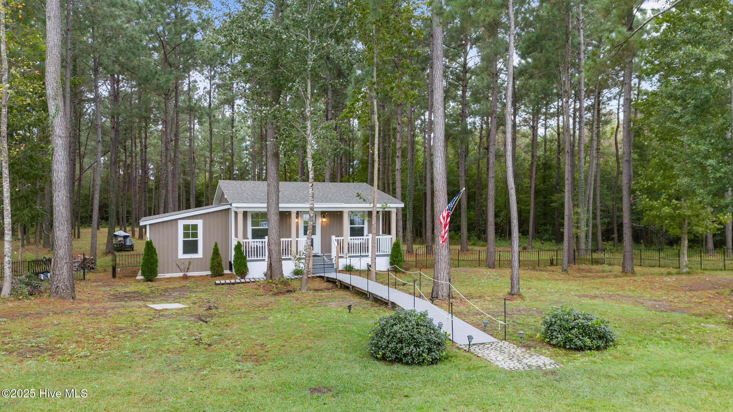 100536261 | Photo 48