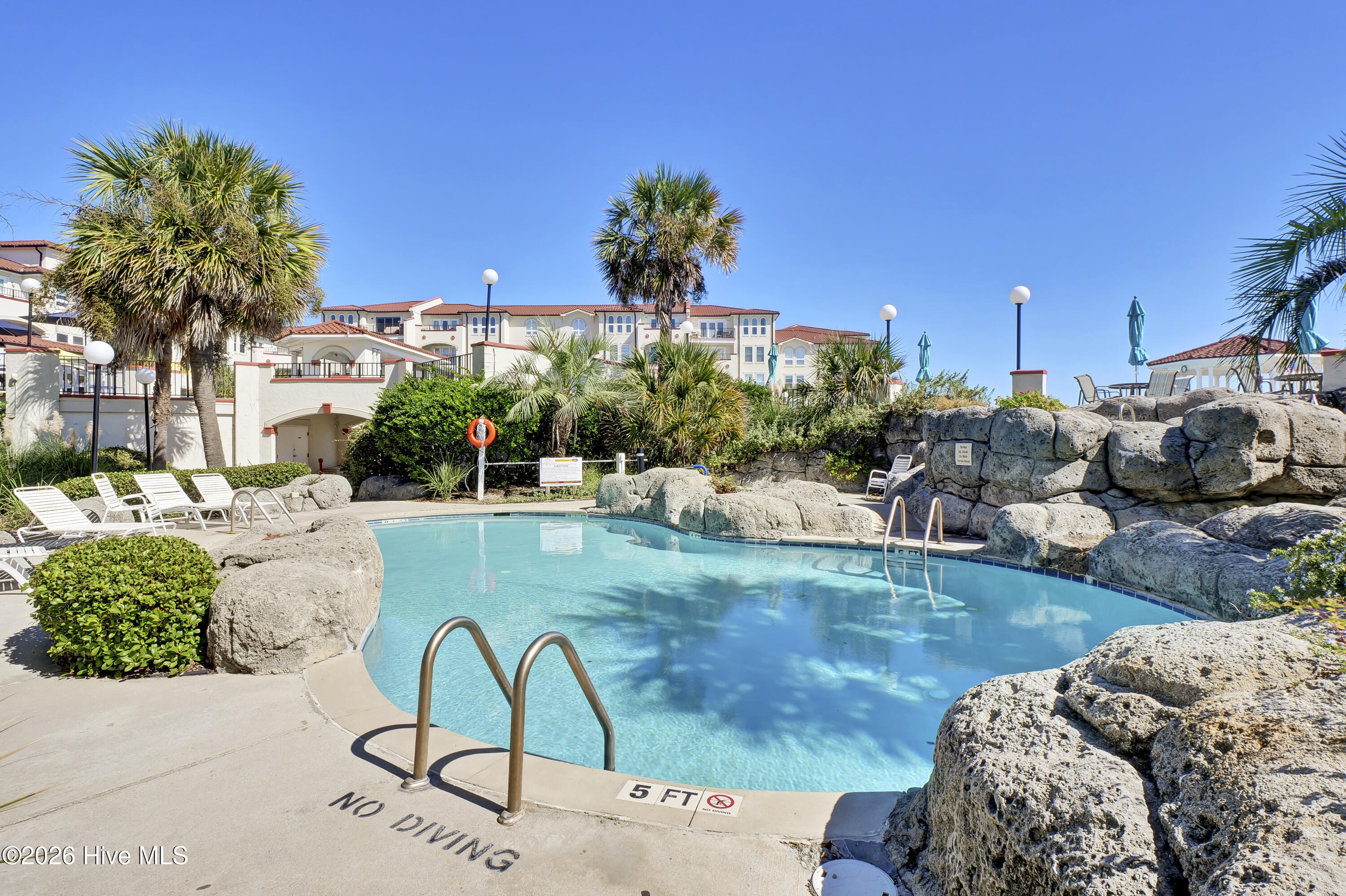 100568144 | Photo 31