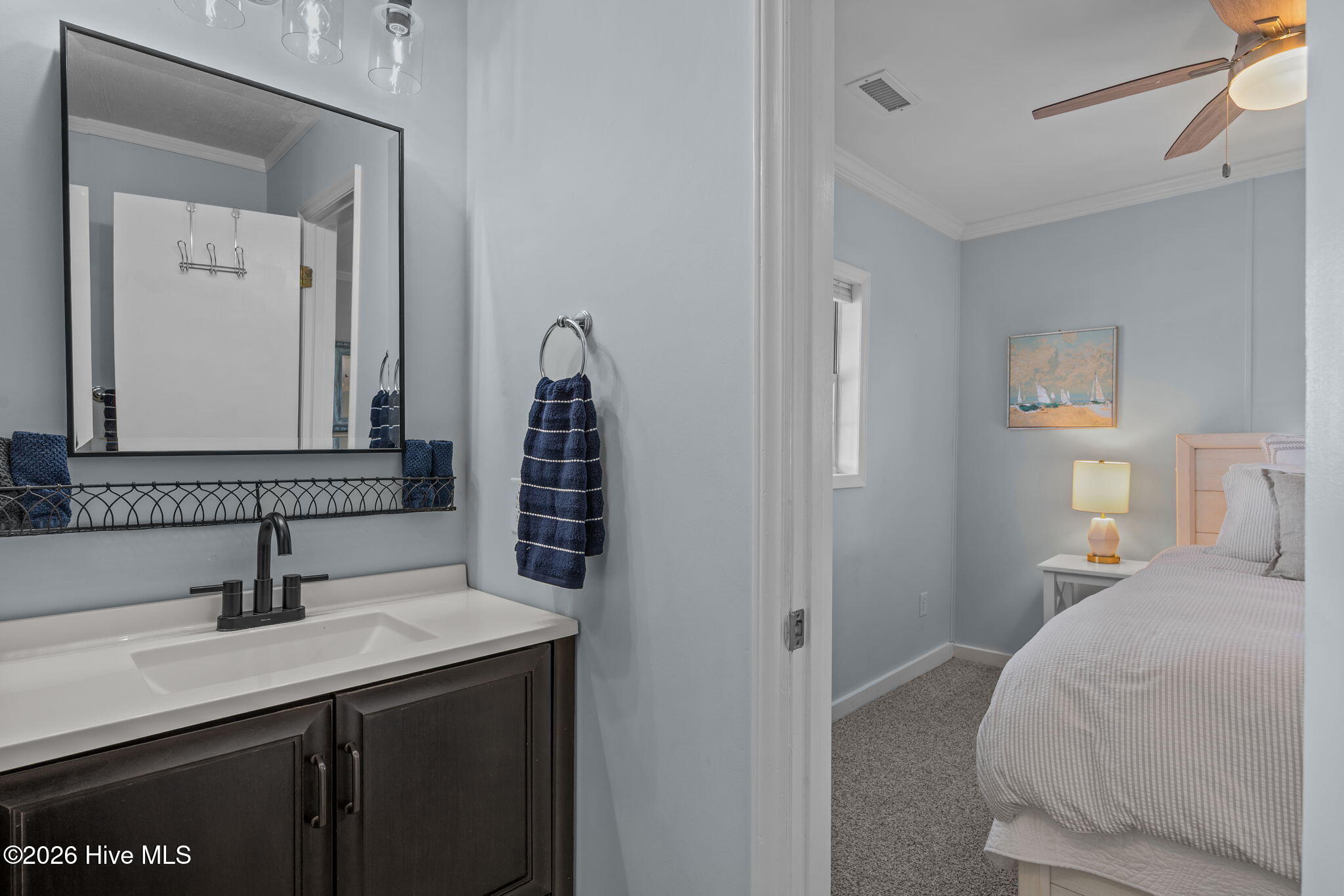 100549988 | Photo 25