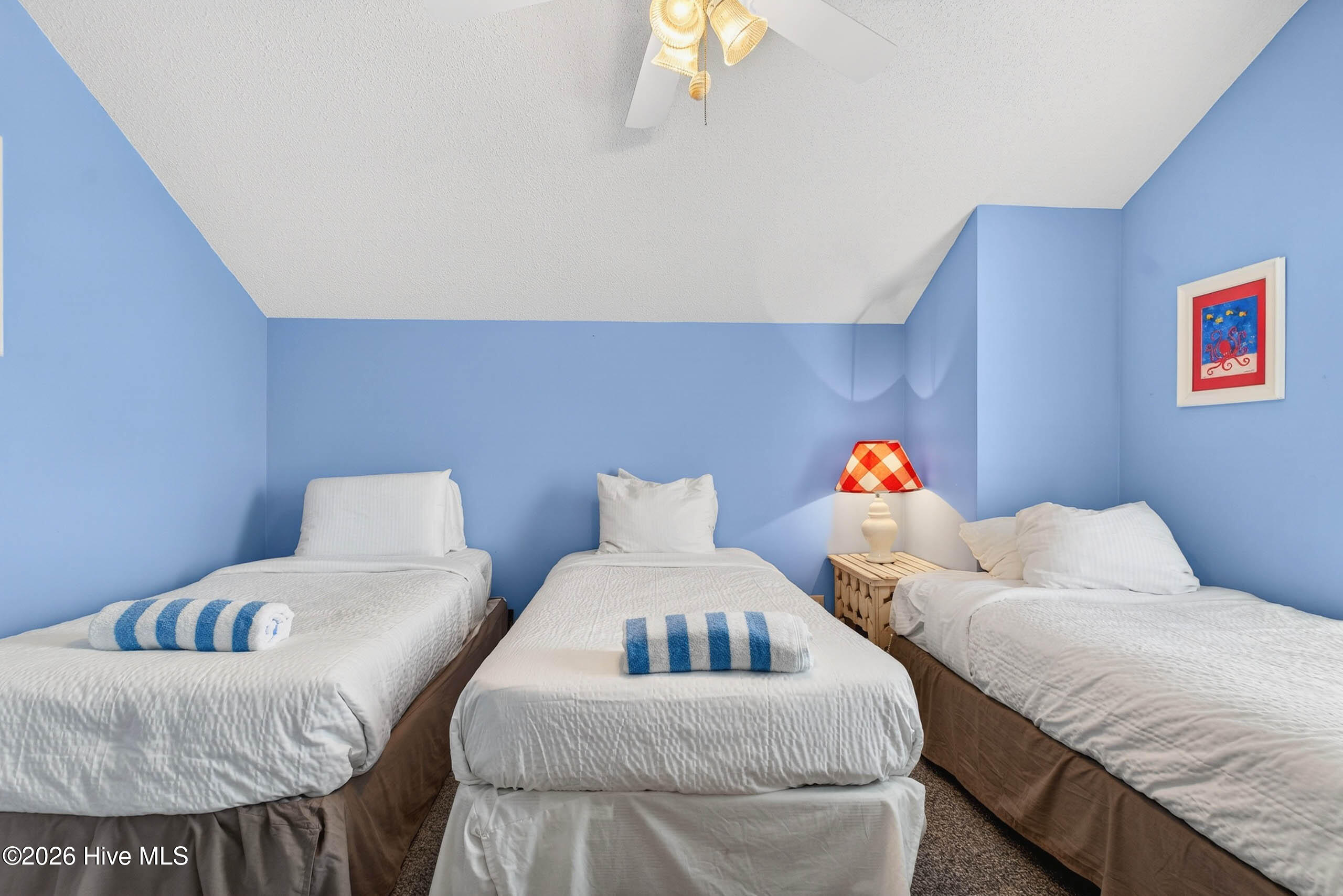 100563035 | Photo 36