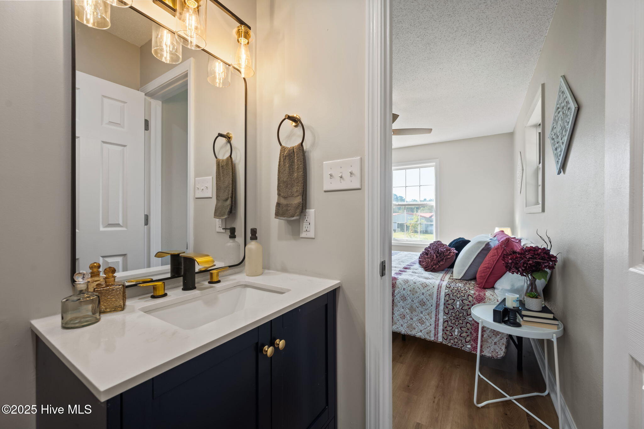 100539166 | Photo 42