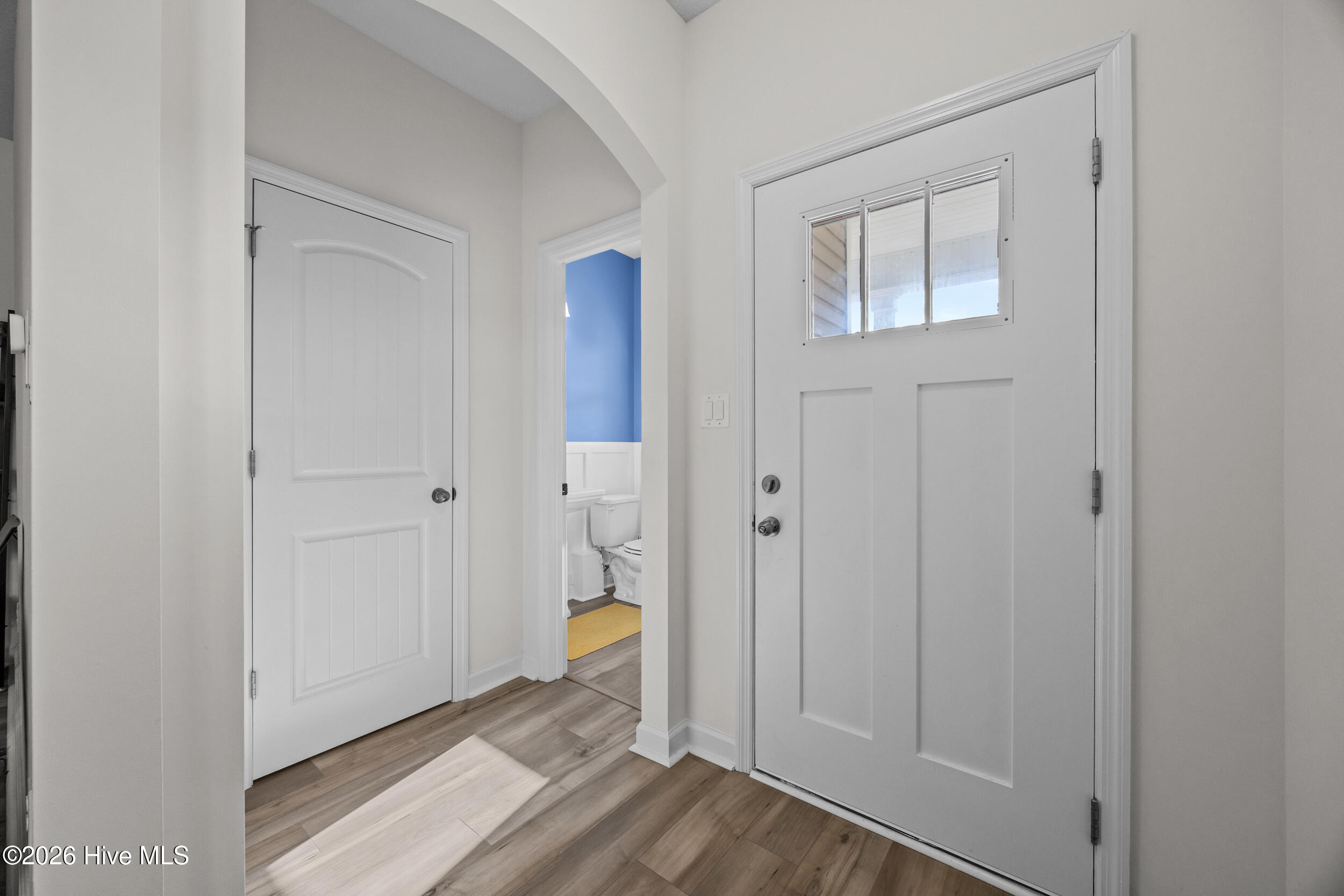 100566165 | Photo 11