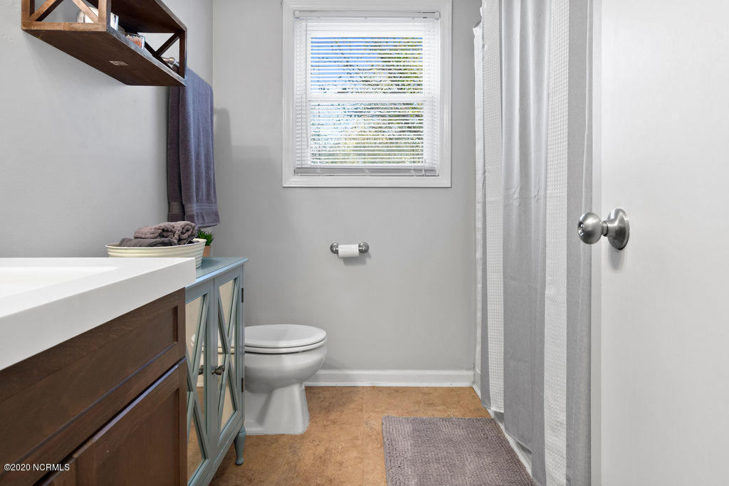 100538269 | Photo 18