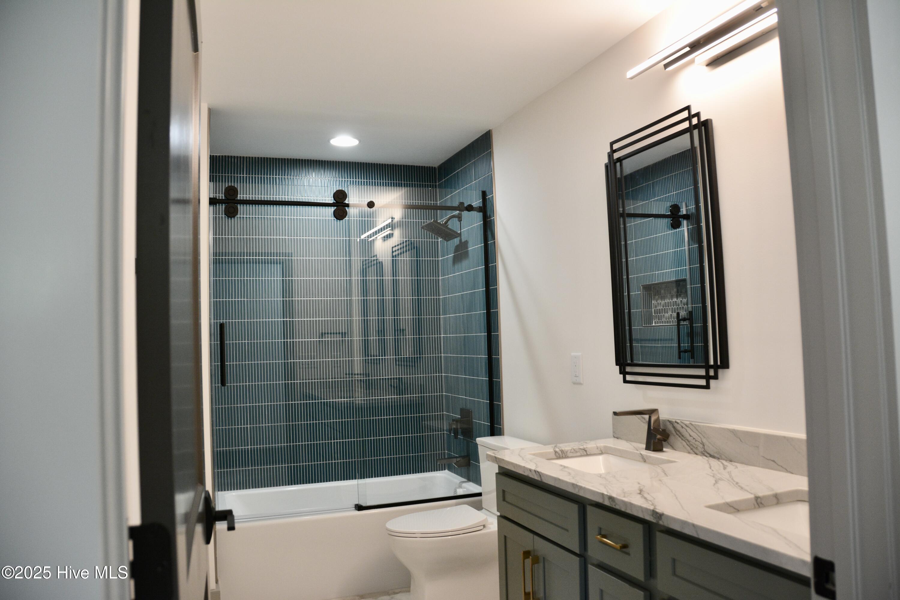 100508502 | Photo 73