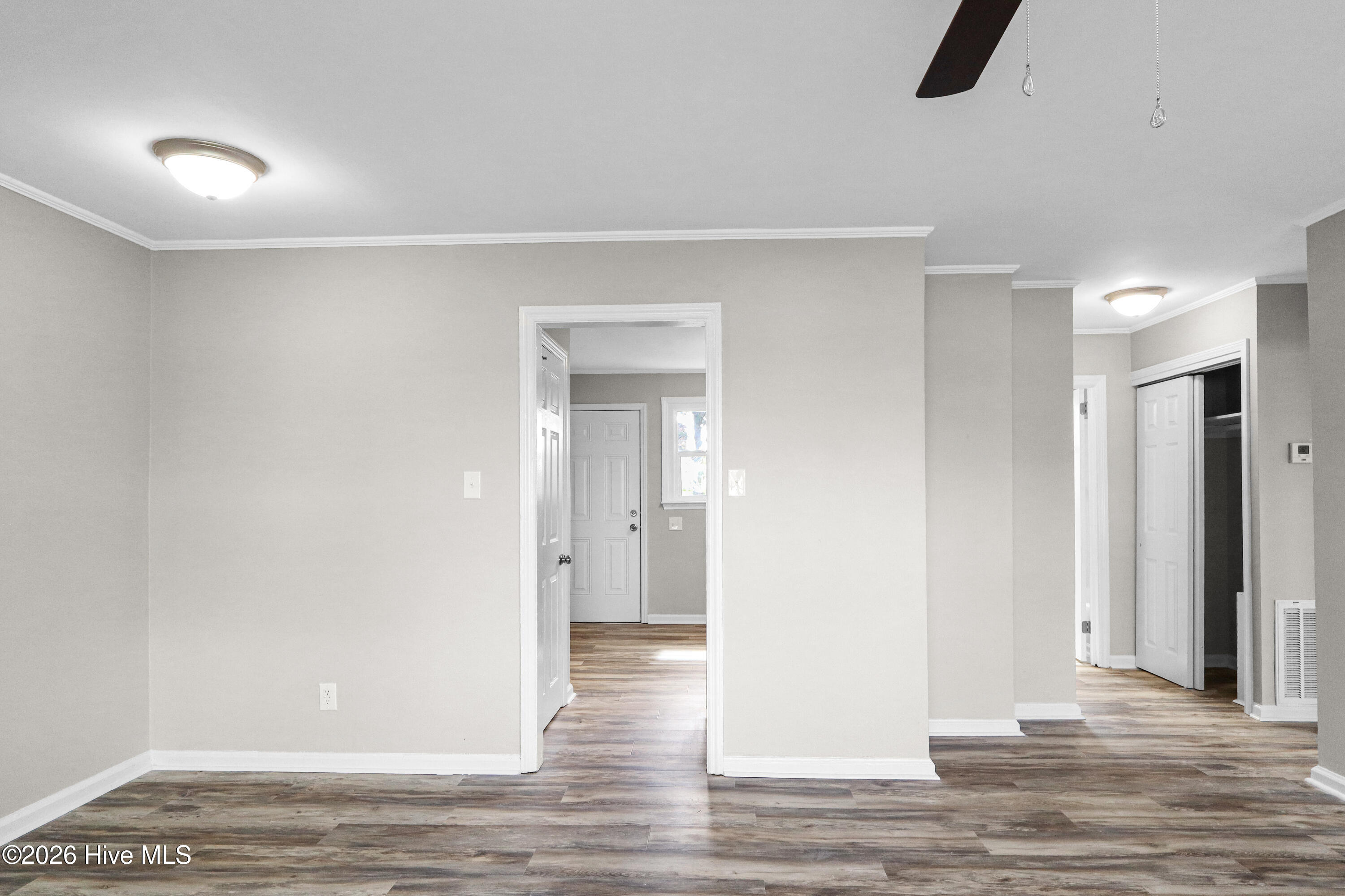 100558793 | Photo 26