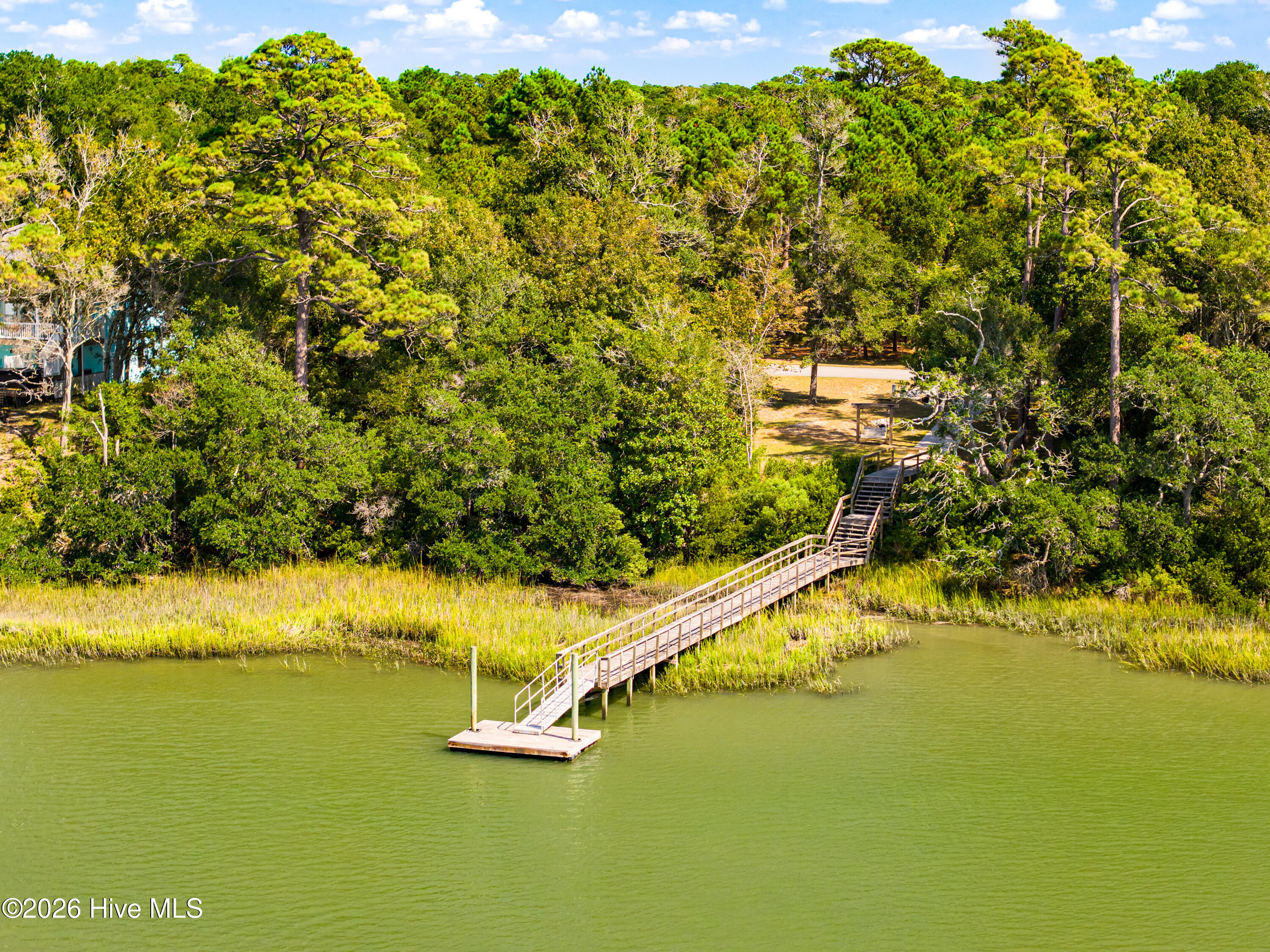 100549938 | Photo 24