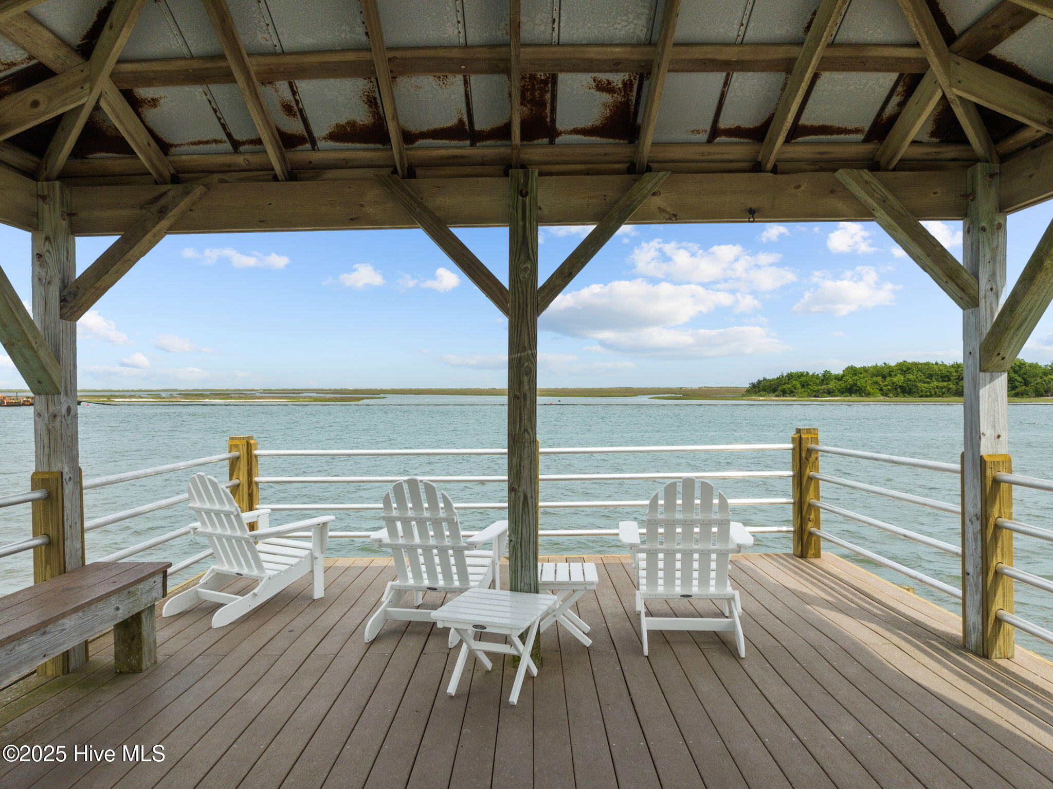 100546200 | Photo 41