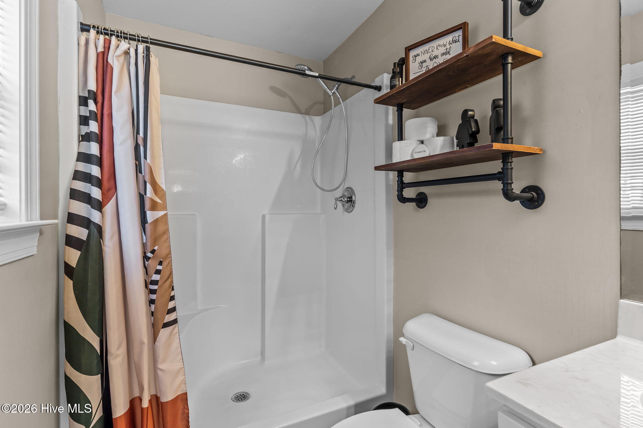 100550911 | Photo 24