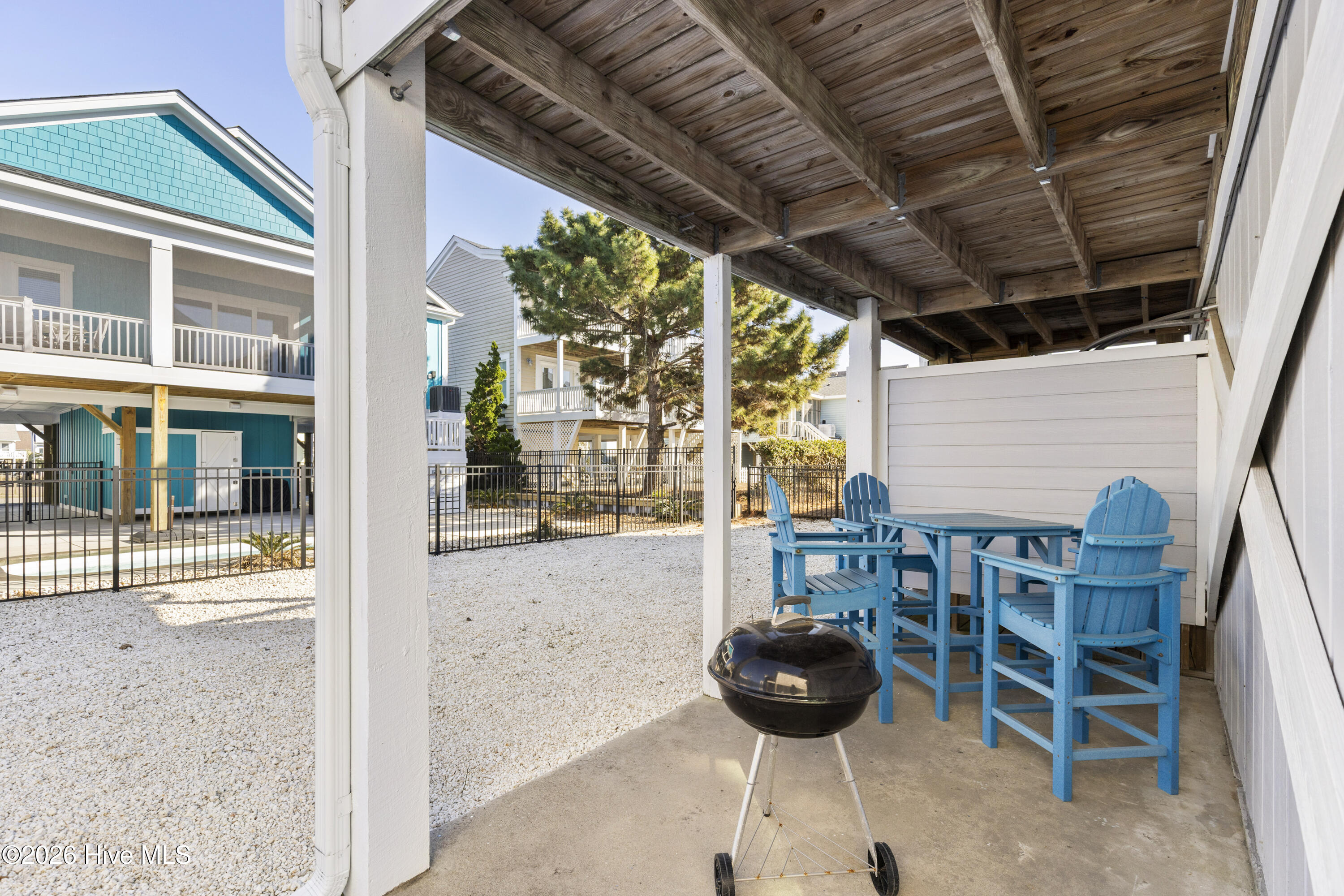 100552709 | Photo 45