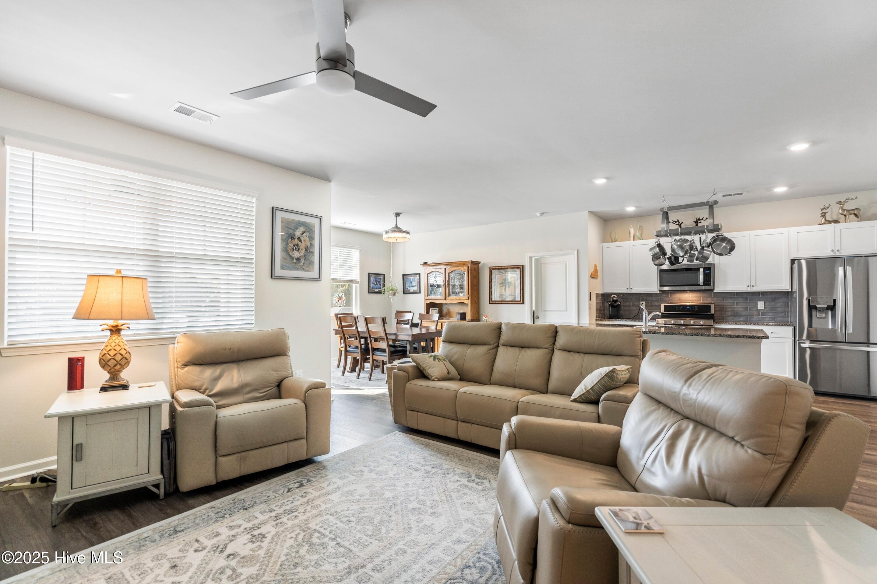 100531826 | Photo 31