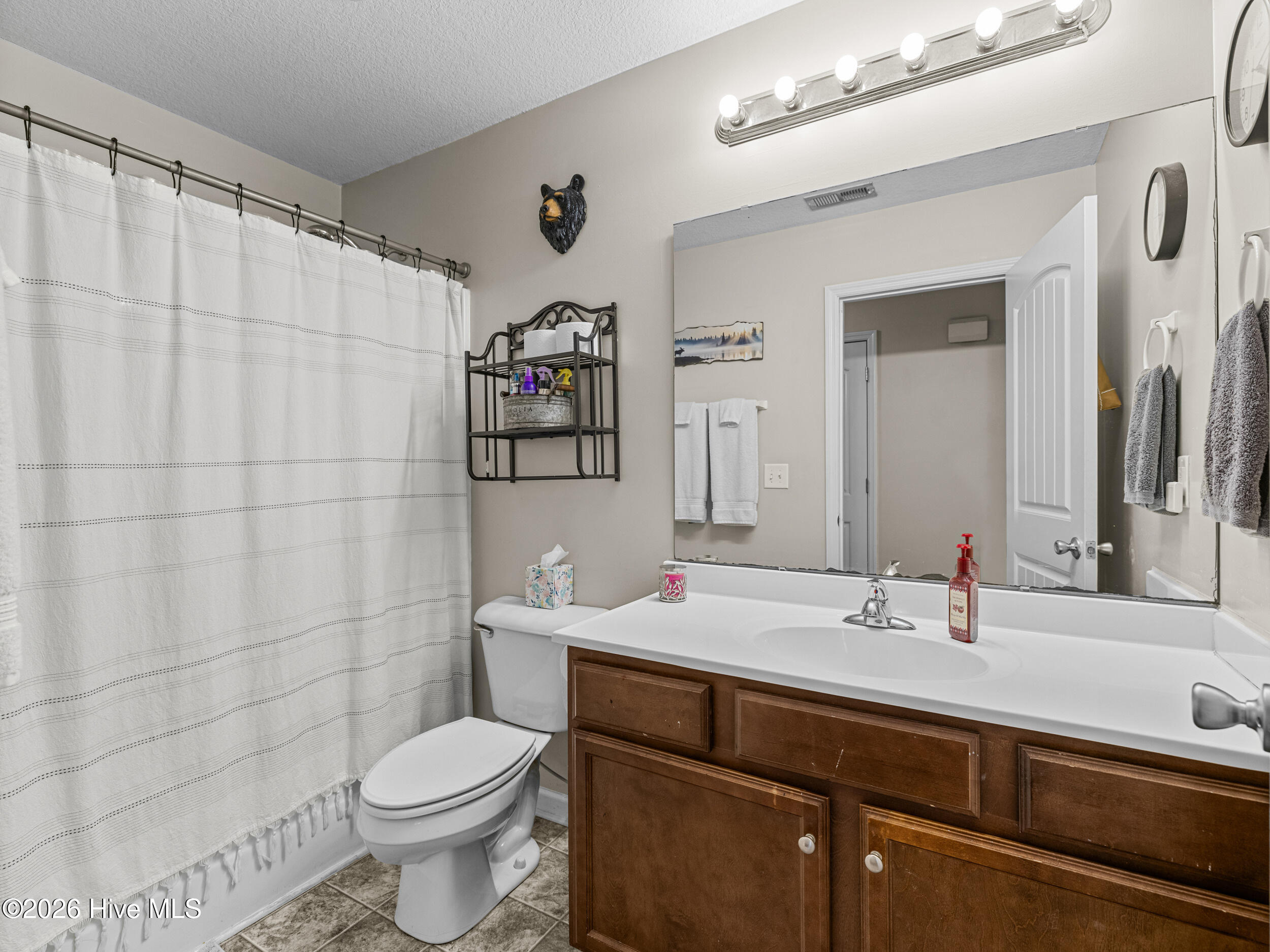 100558064 | Photo 26