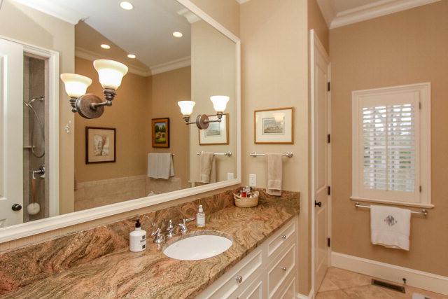 Owner's Bath