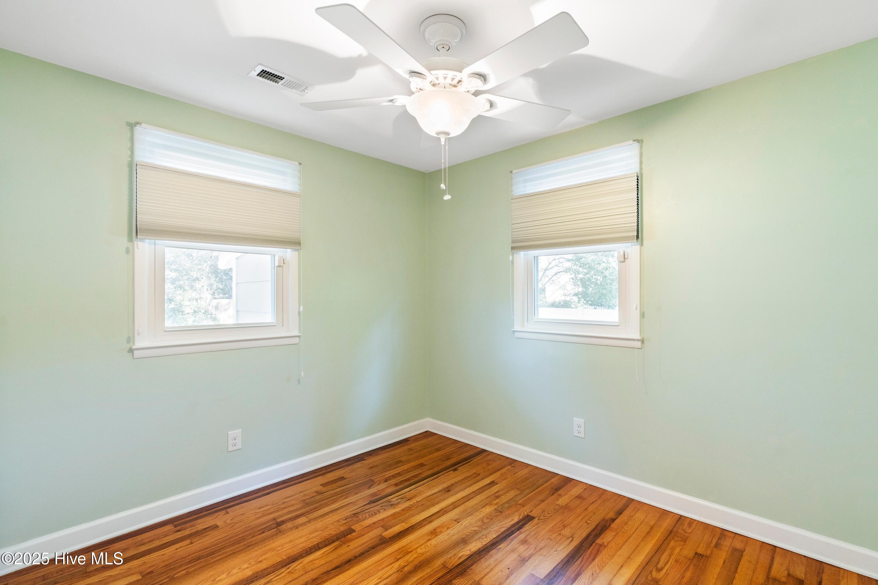 100537321 | Photo 16