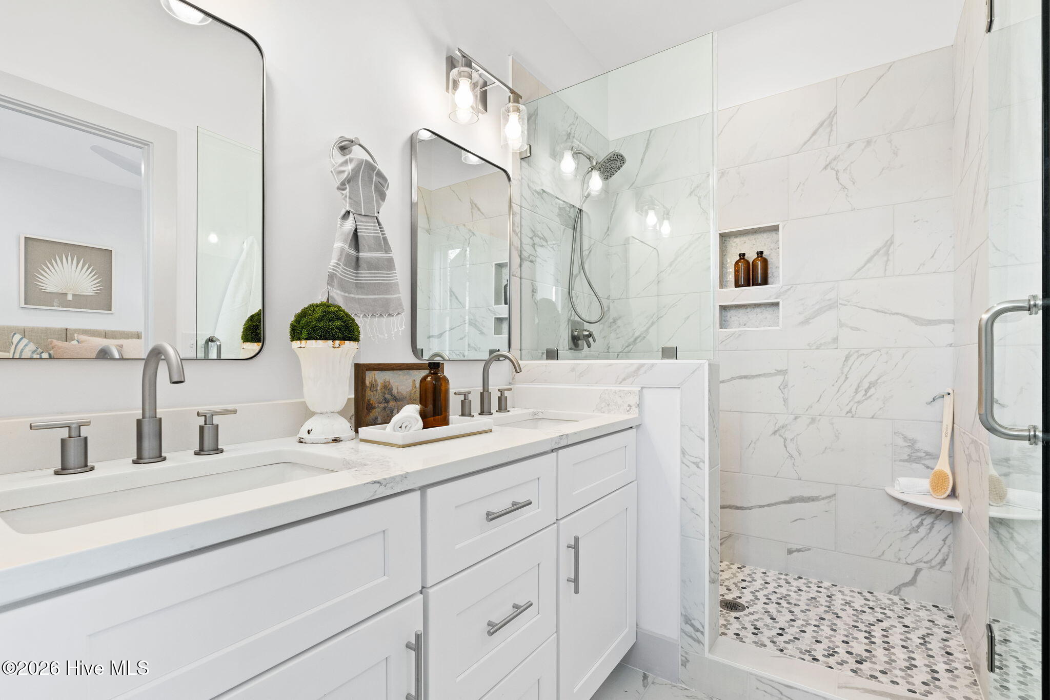 100541955 | Photo 23