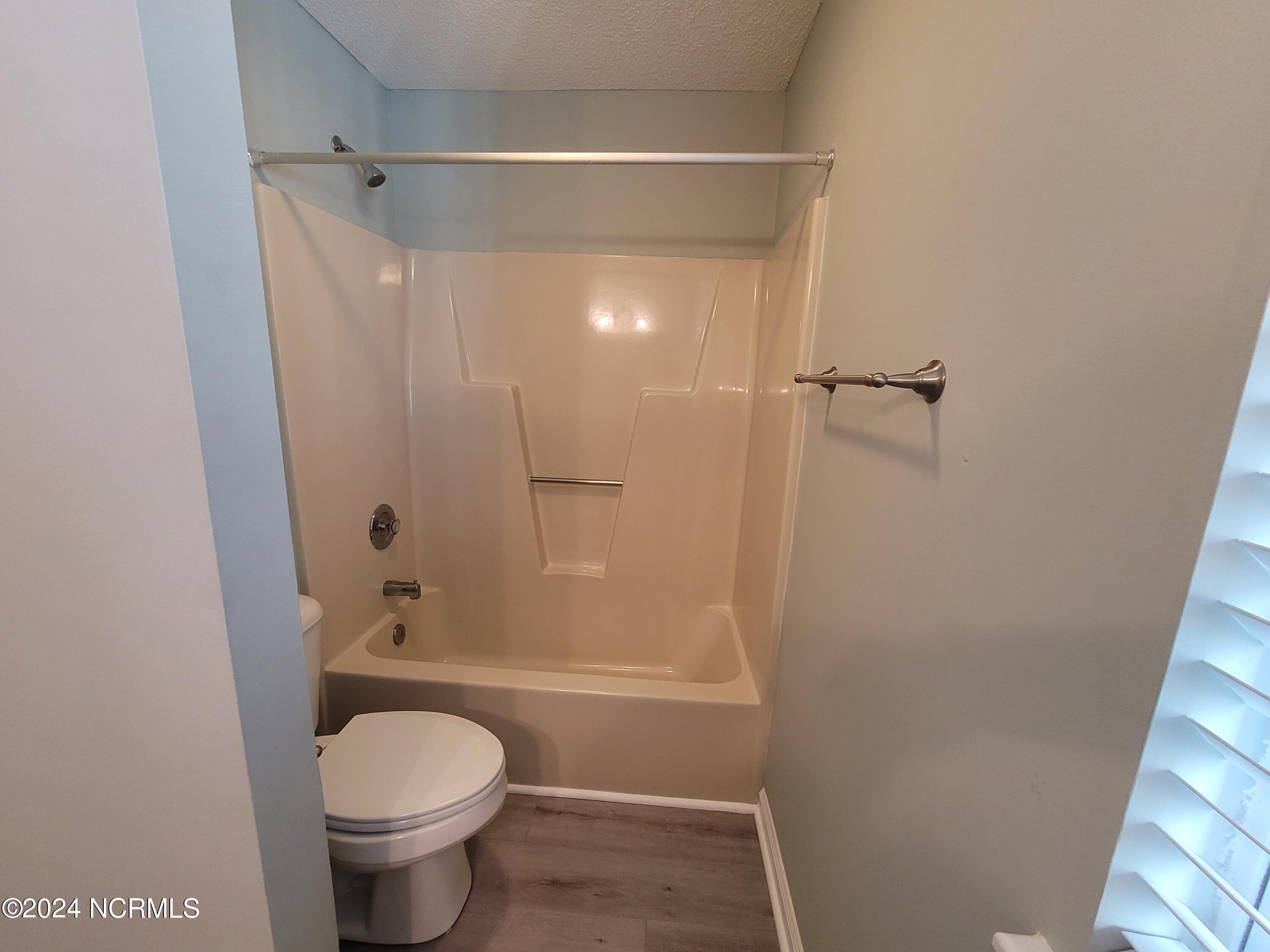 100546926 | Photo 14