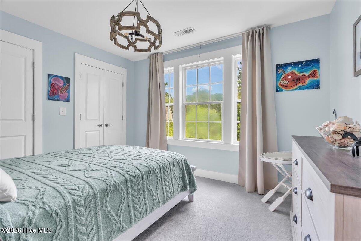 100553407 | Photo 36