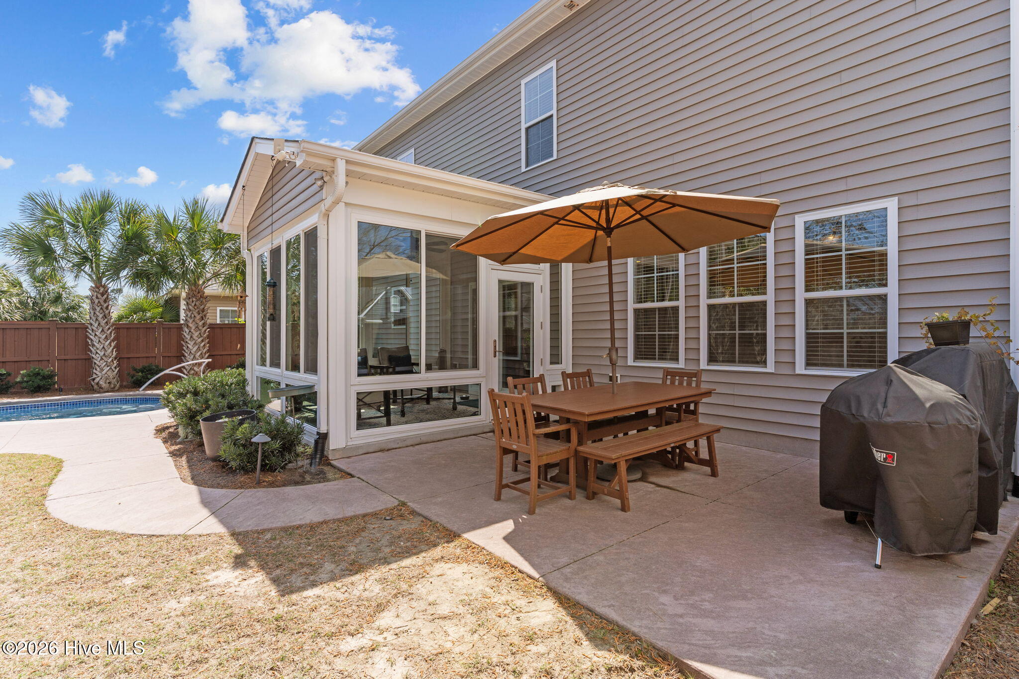 100564202 | Photo 39