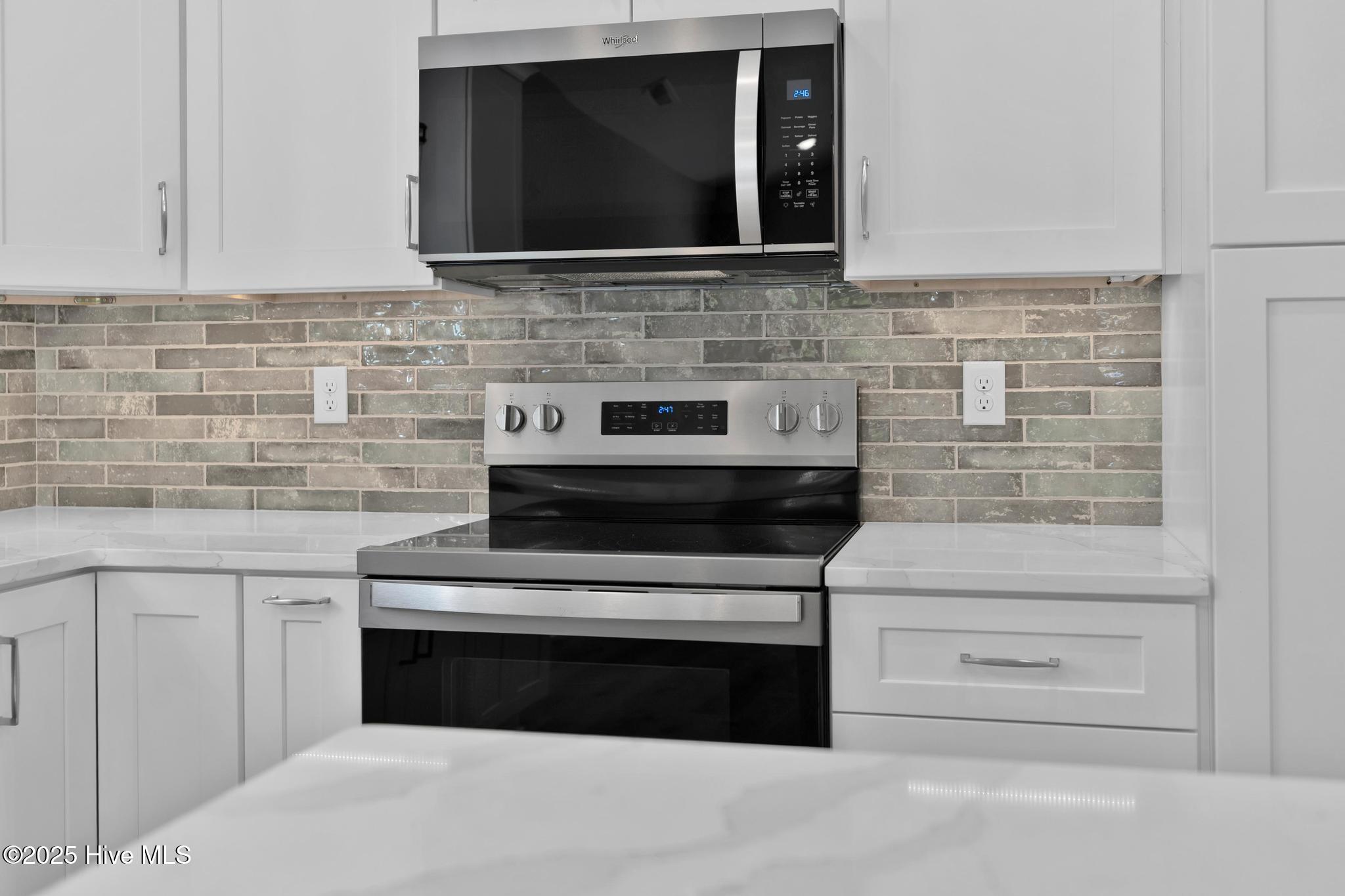 100527494 | Photo 14