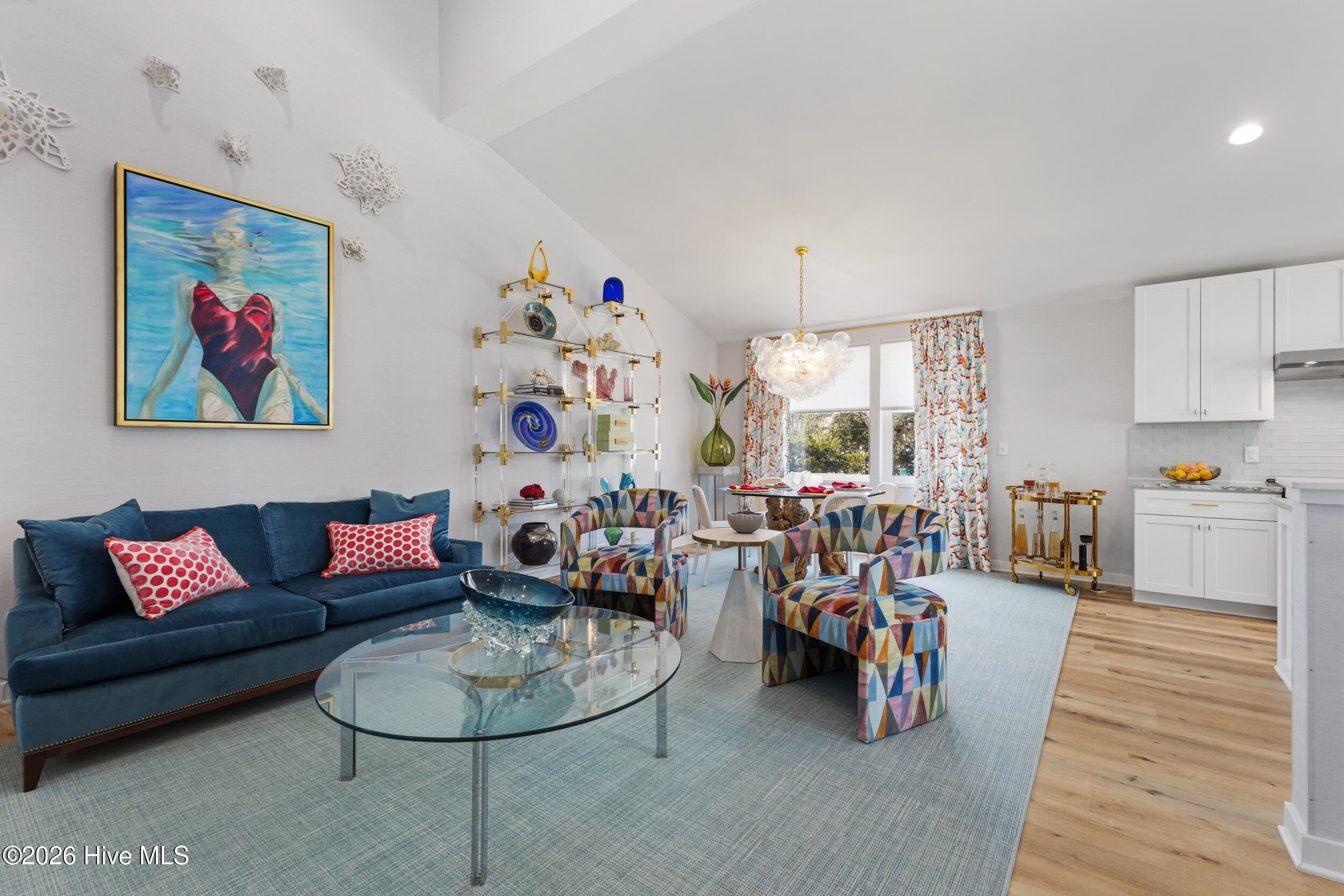 100558032 | Photo 12