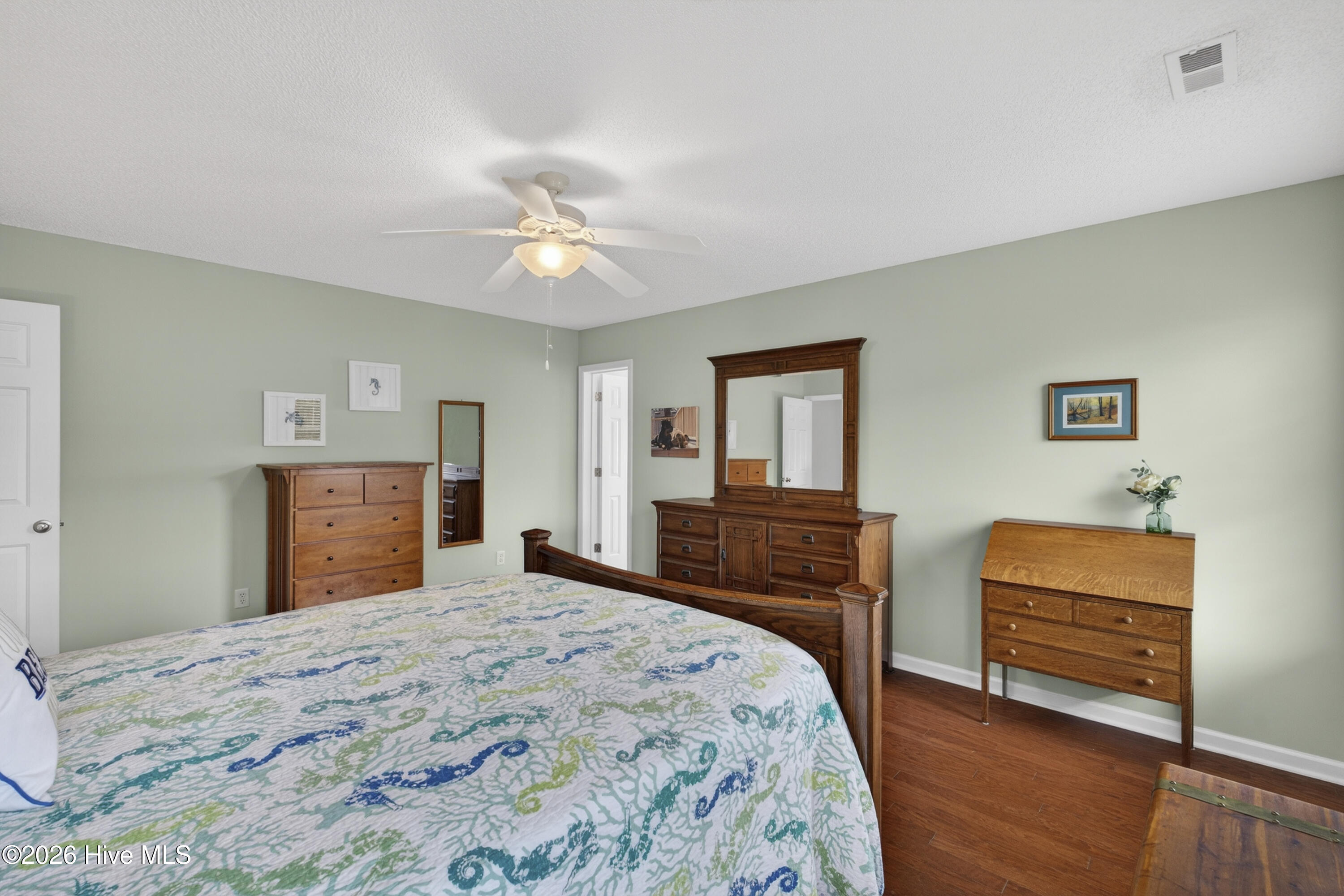 100565097 | Photo 18