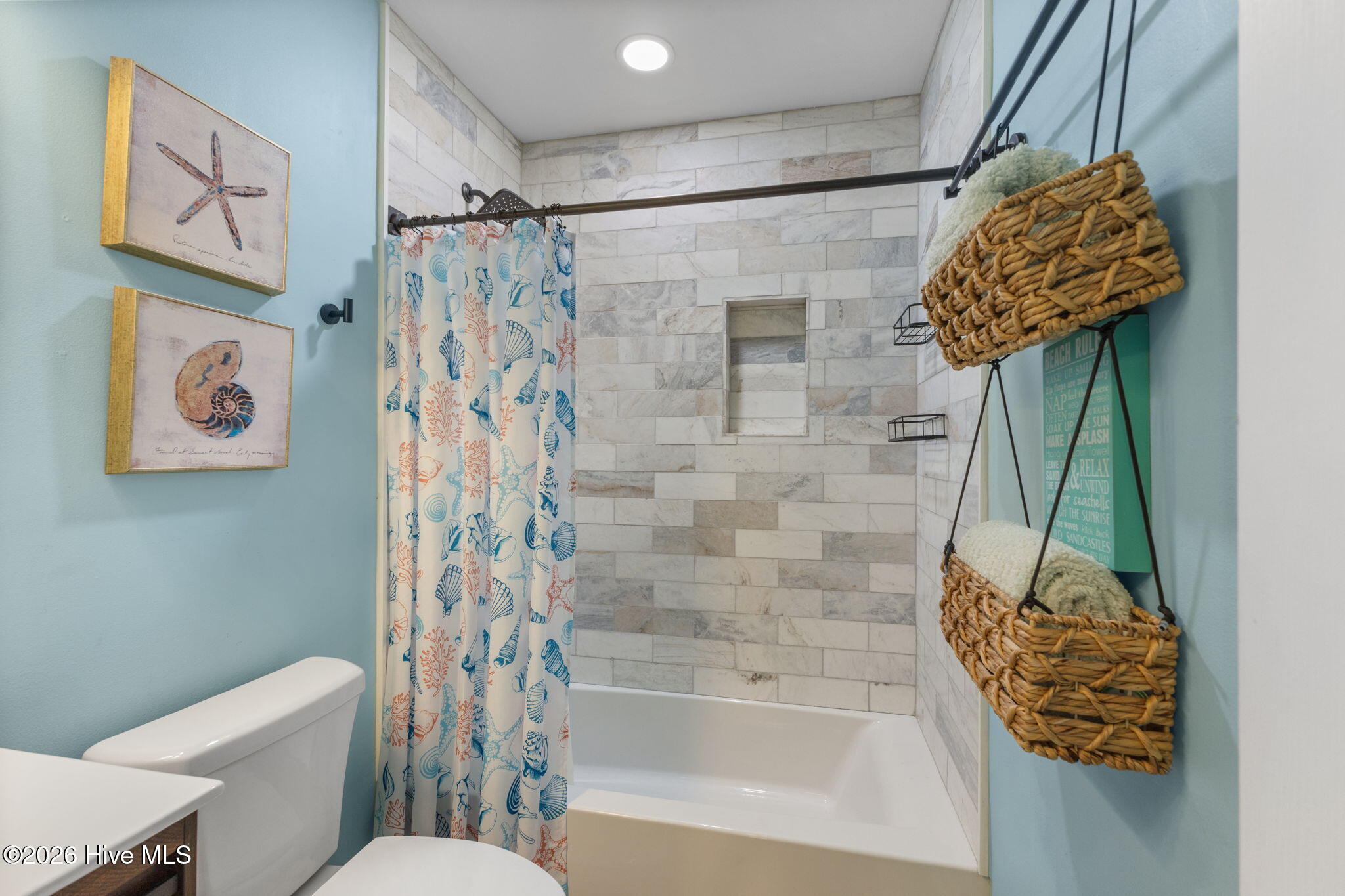 100559808 | Photo 22