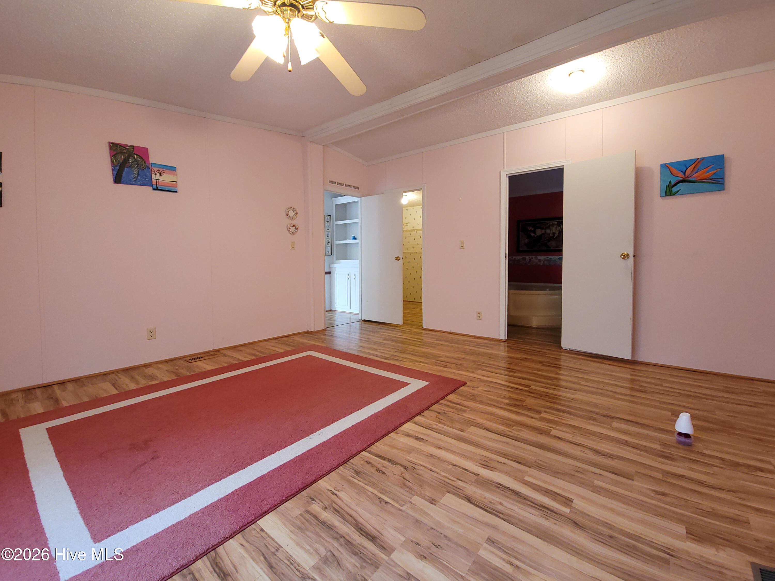 100560378 | Photo 34