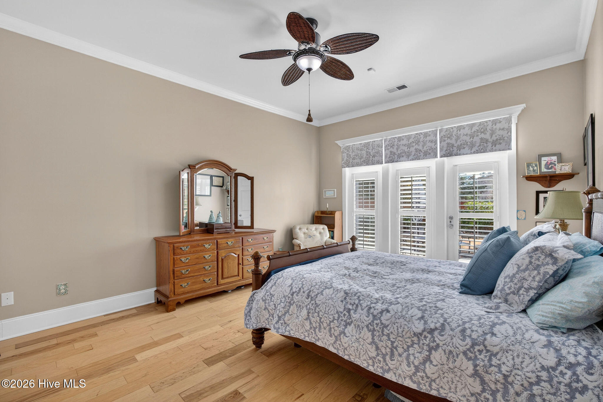 100554717 | Photo 32