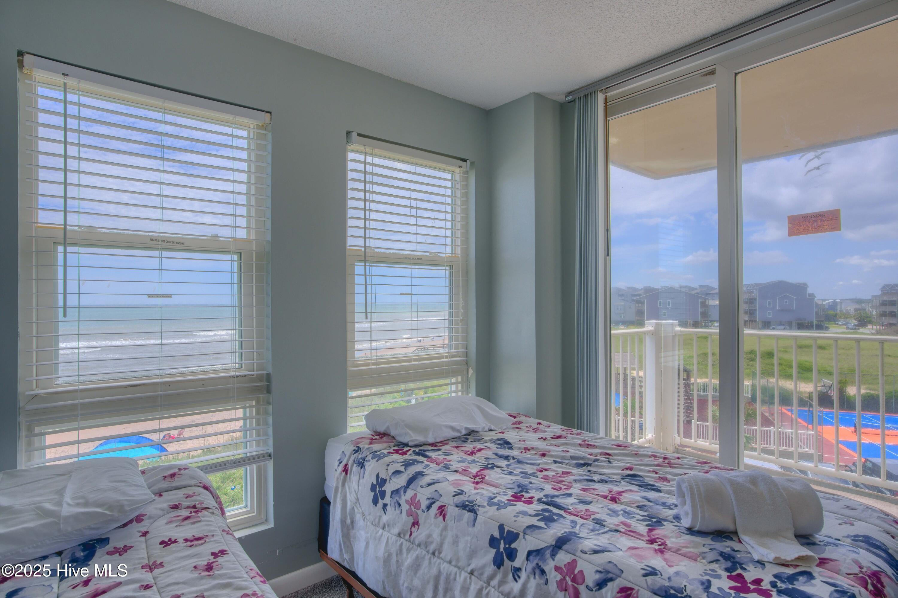 100529757 | Photo 15