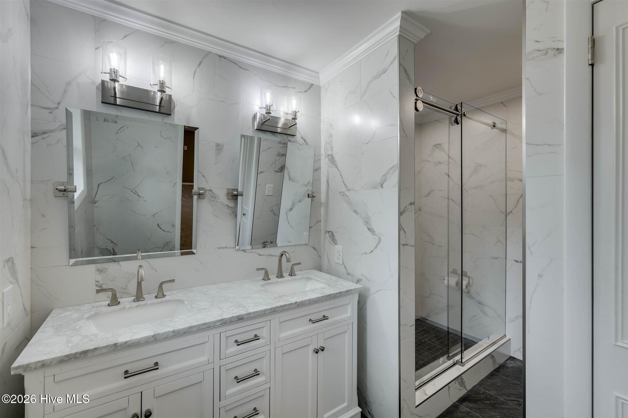 Featured - Primary ensuite