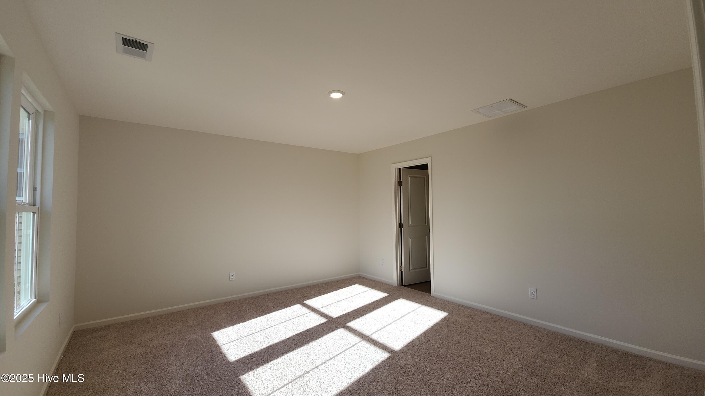 100544194 | Photo 11