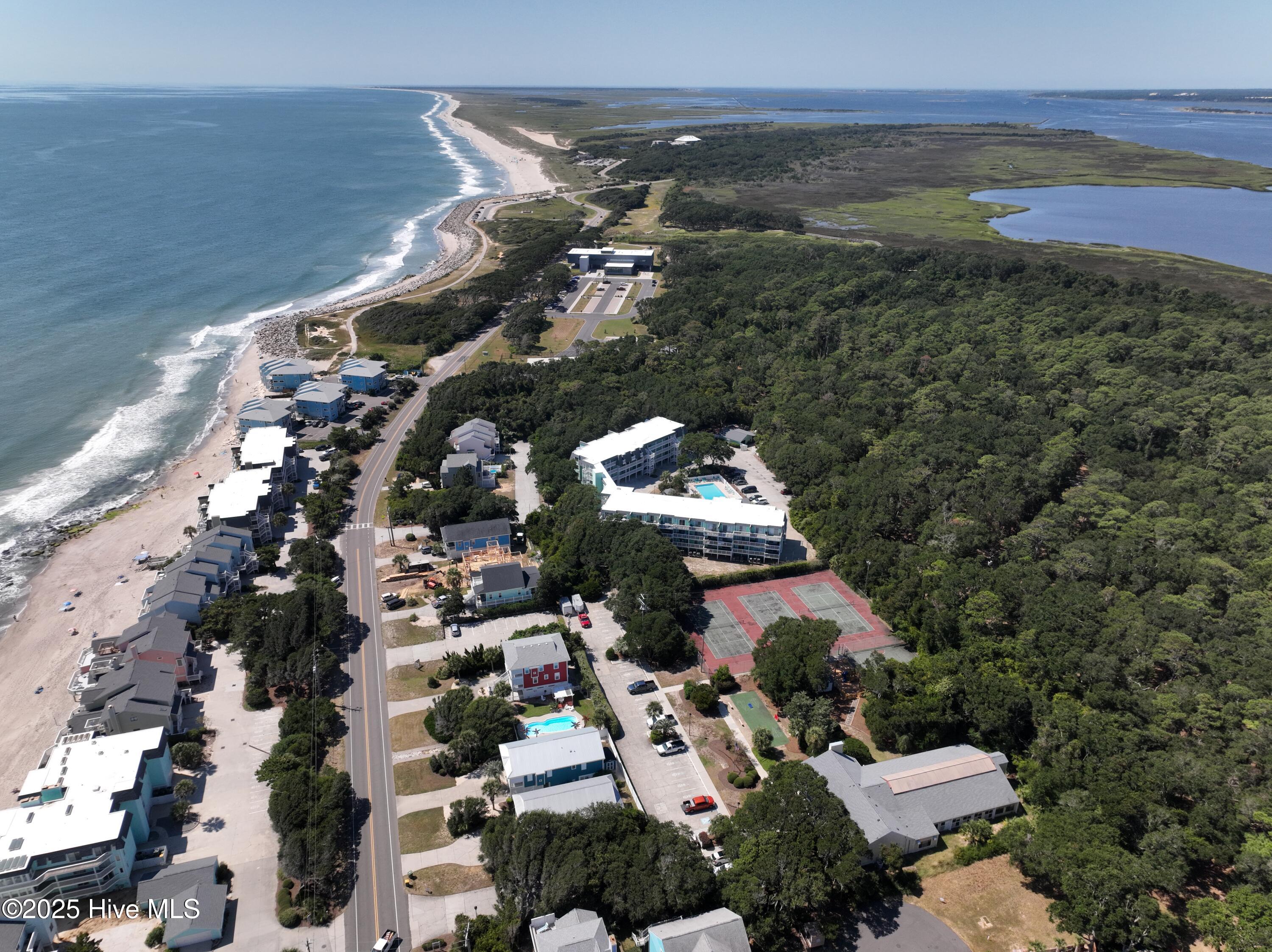 100565403 | Photo 25