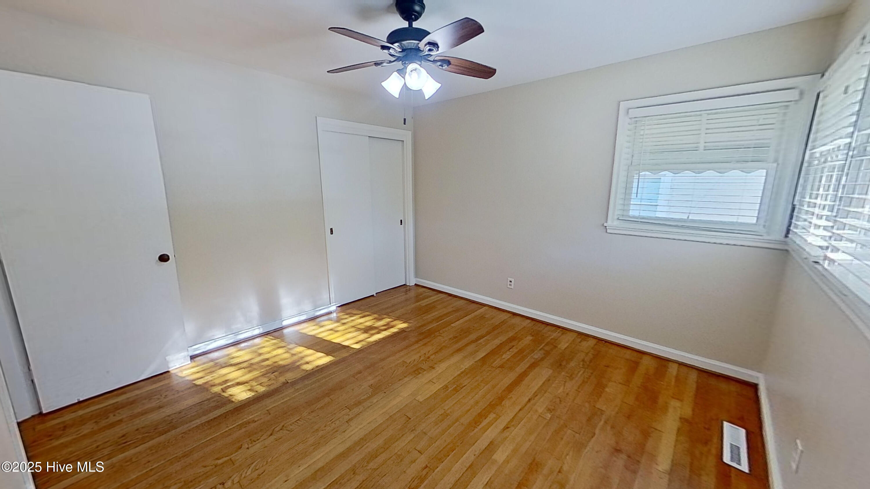 100544285 | Photo 17