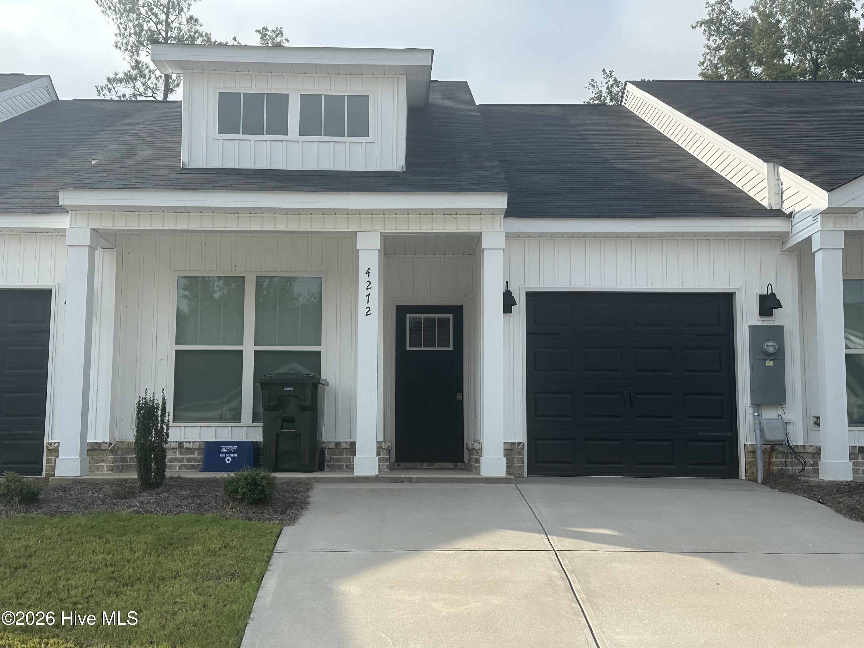 4272 Beautiful Pond, North Augusta, South Carolina, 3 Bedroom Bedrooms, 4 Room Rooms,3 BathroomBathrooms,Duplex,For sale,Beautiful Pond,100599292