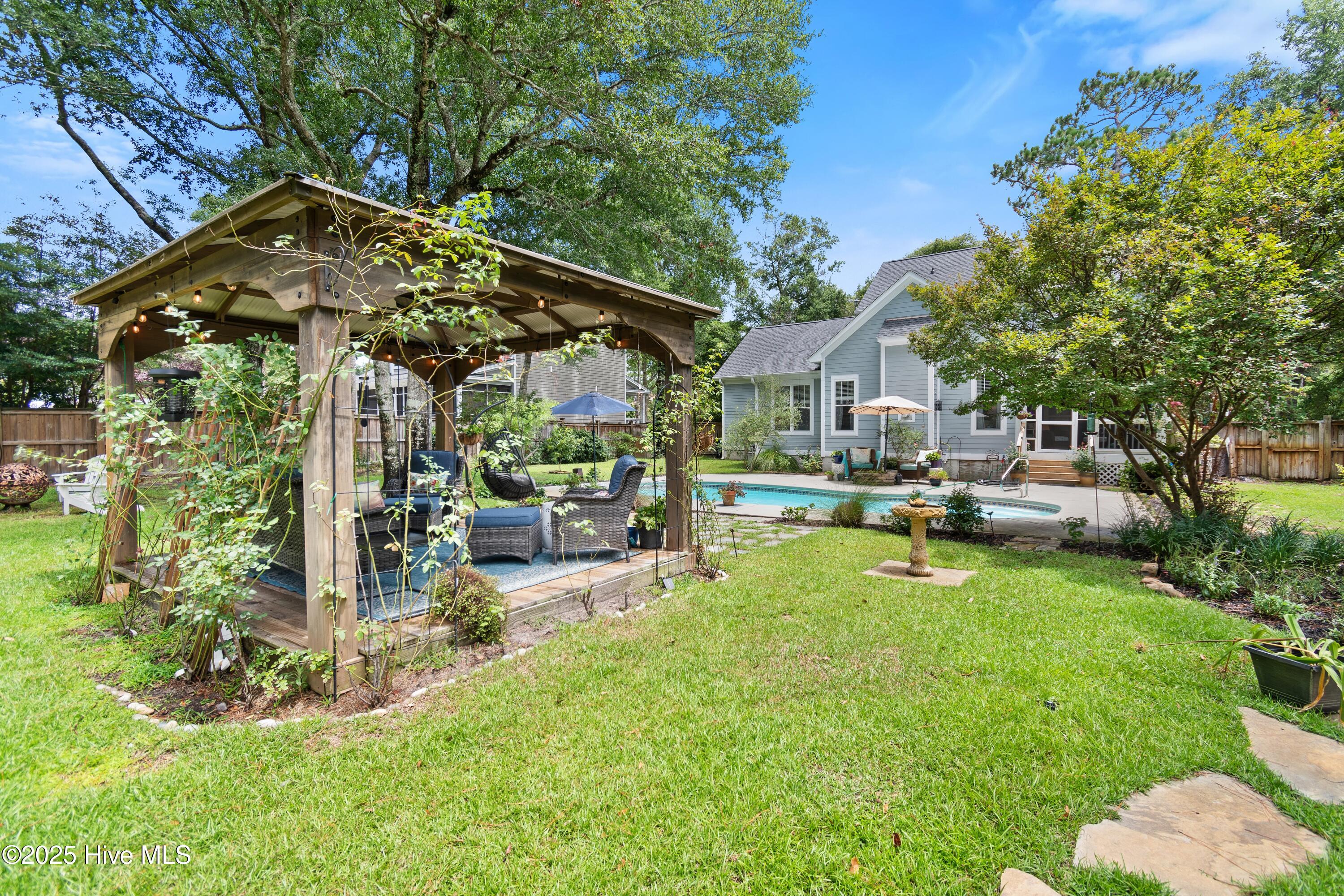 100522421 | Photo 62