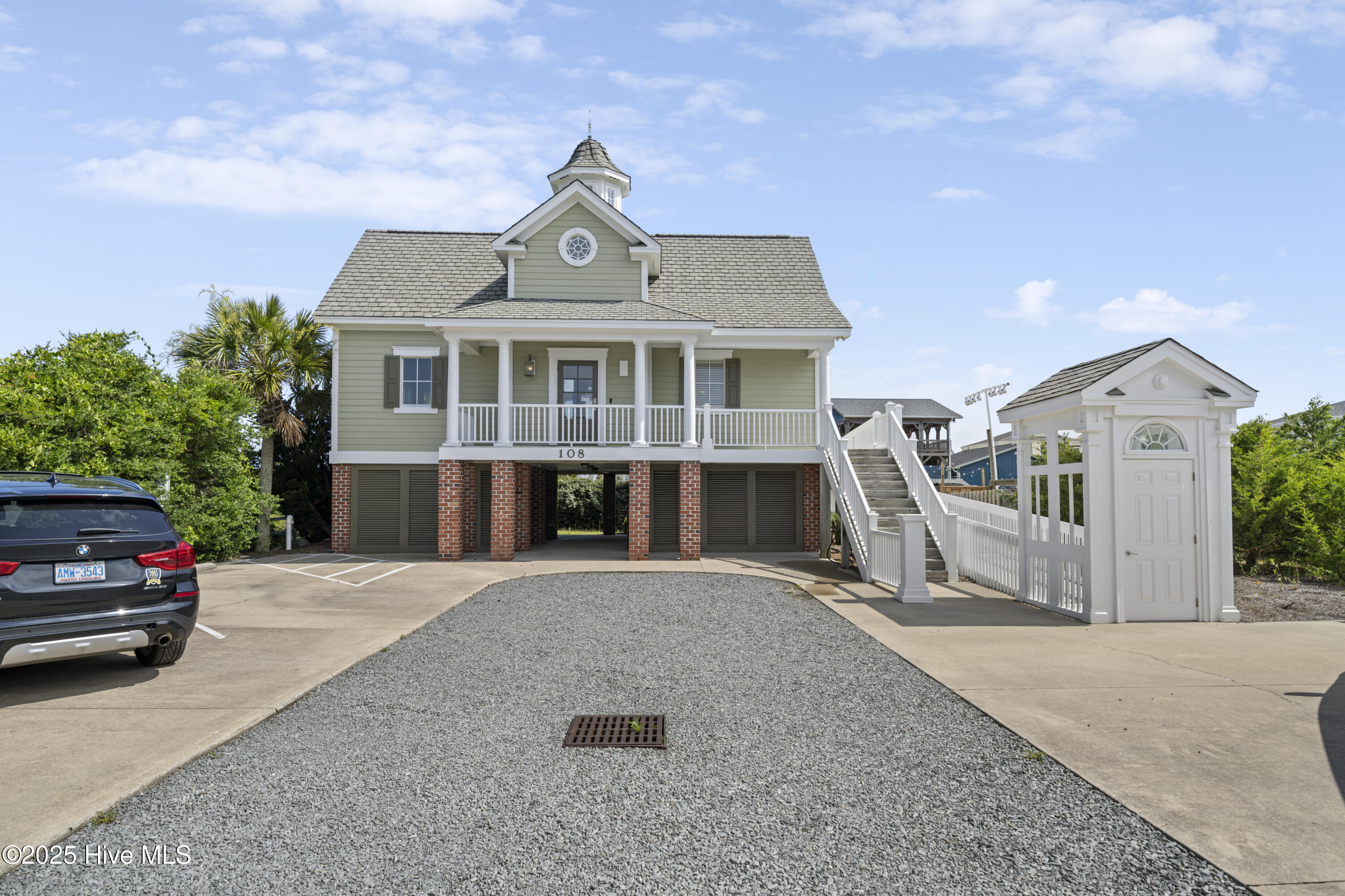 100493964 | Photo 61