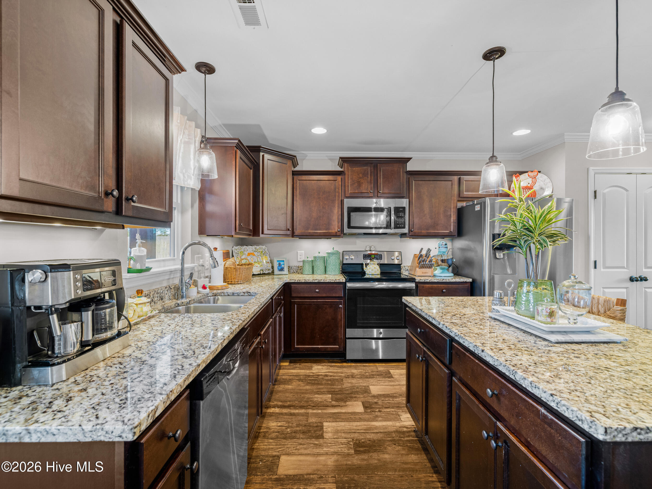 100559159 | Photo 21