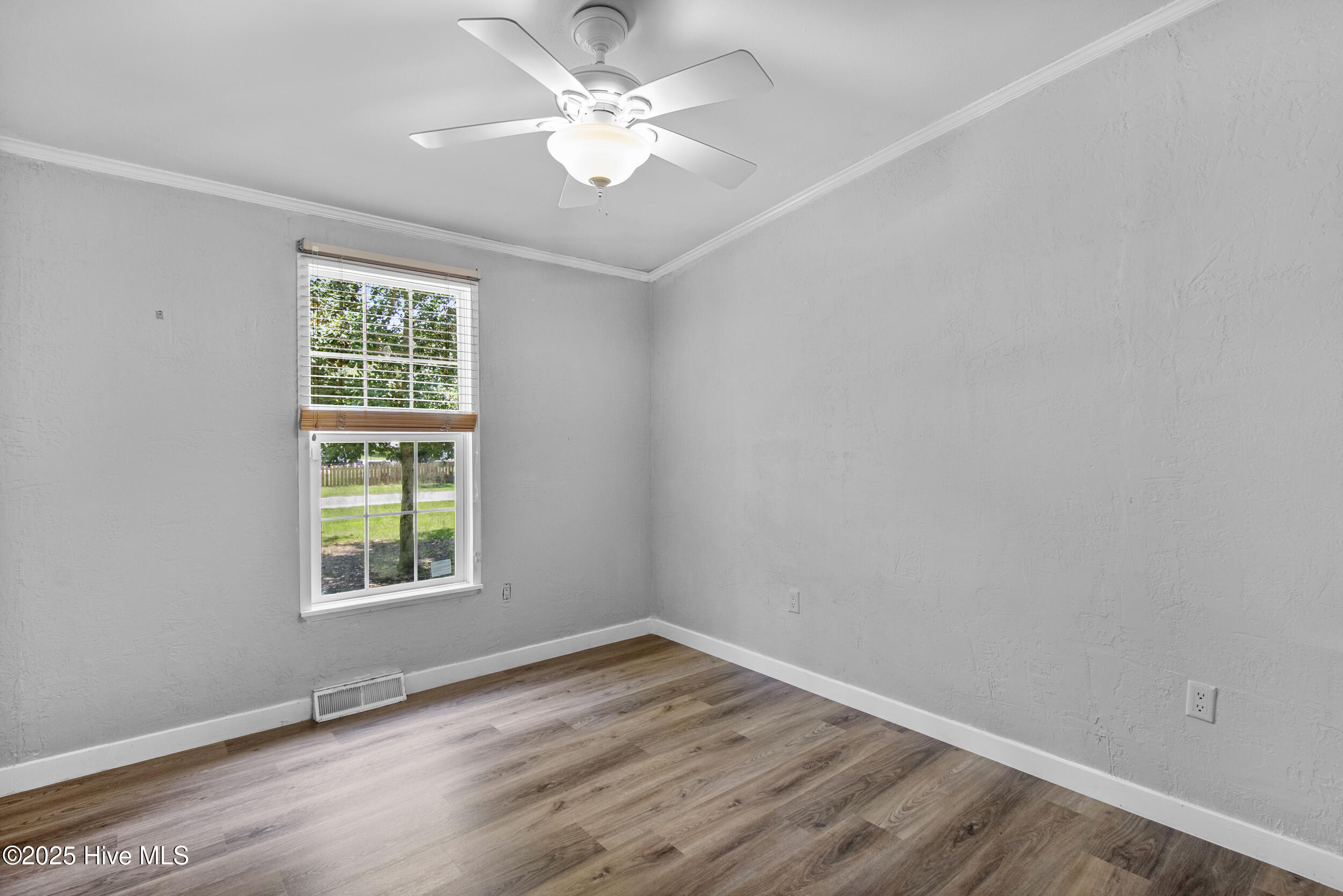 100515334 | Photo 24