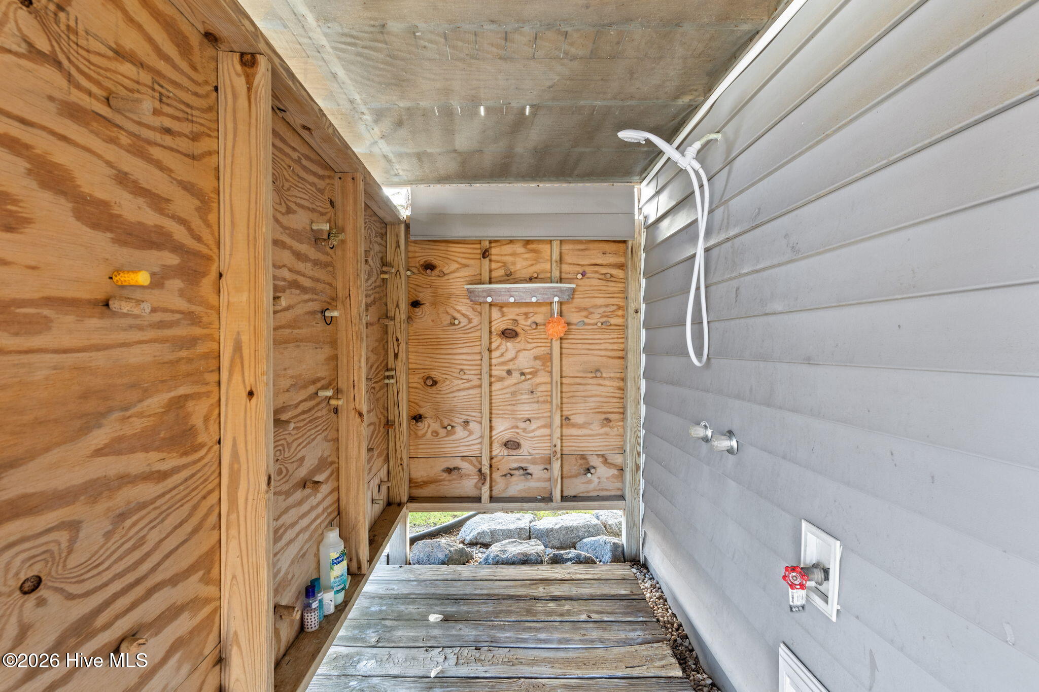 100554789 | Photo 37